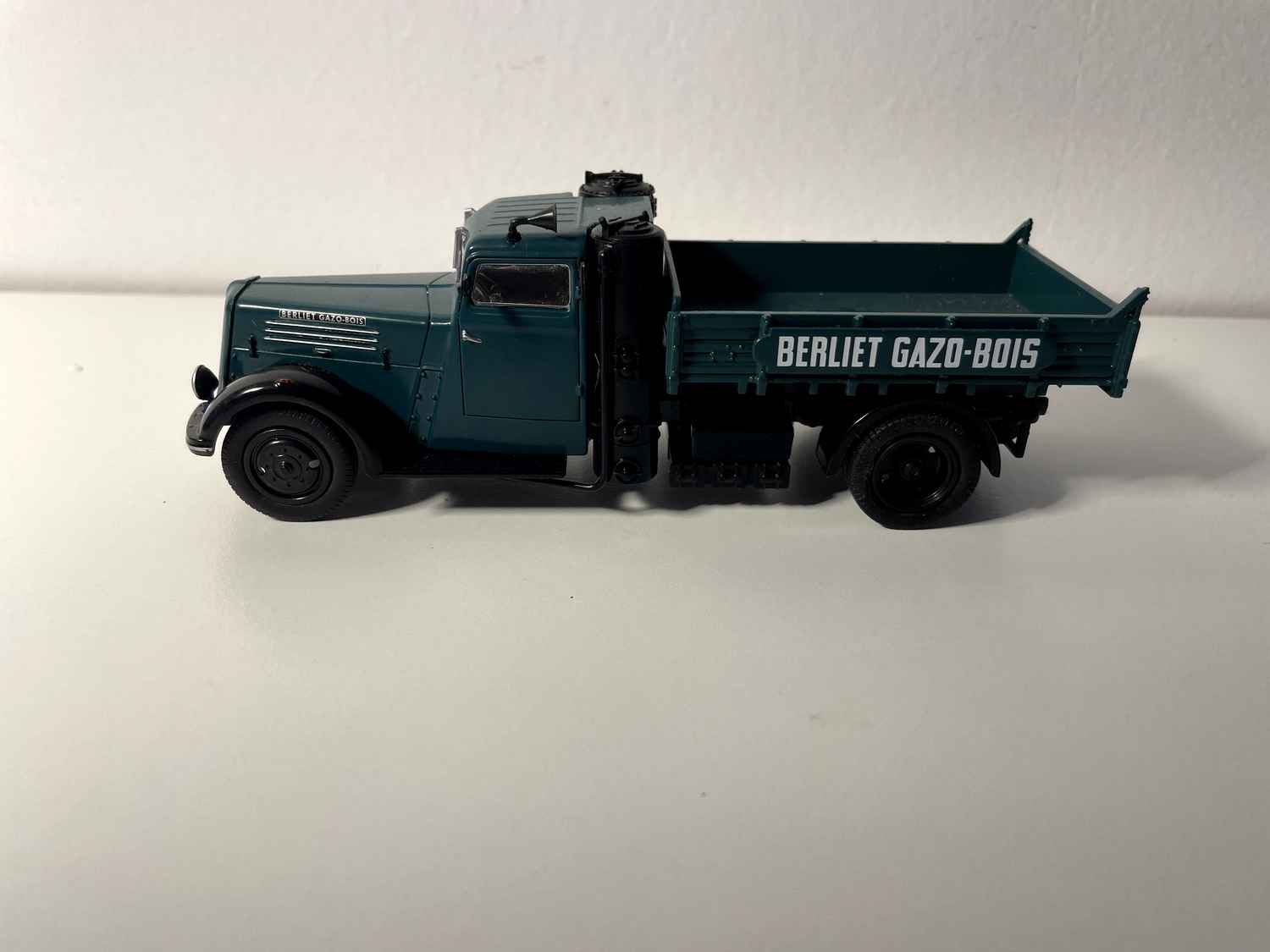 Camion Berliet VDANG 16 Gazo-bois vert