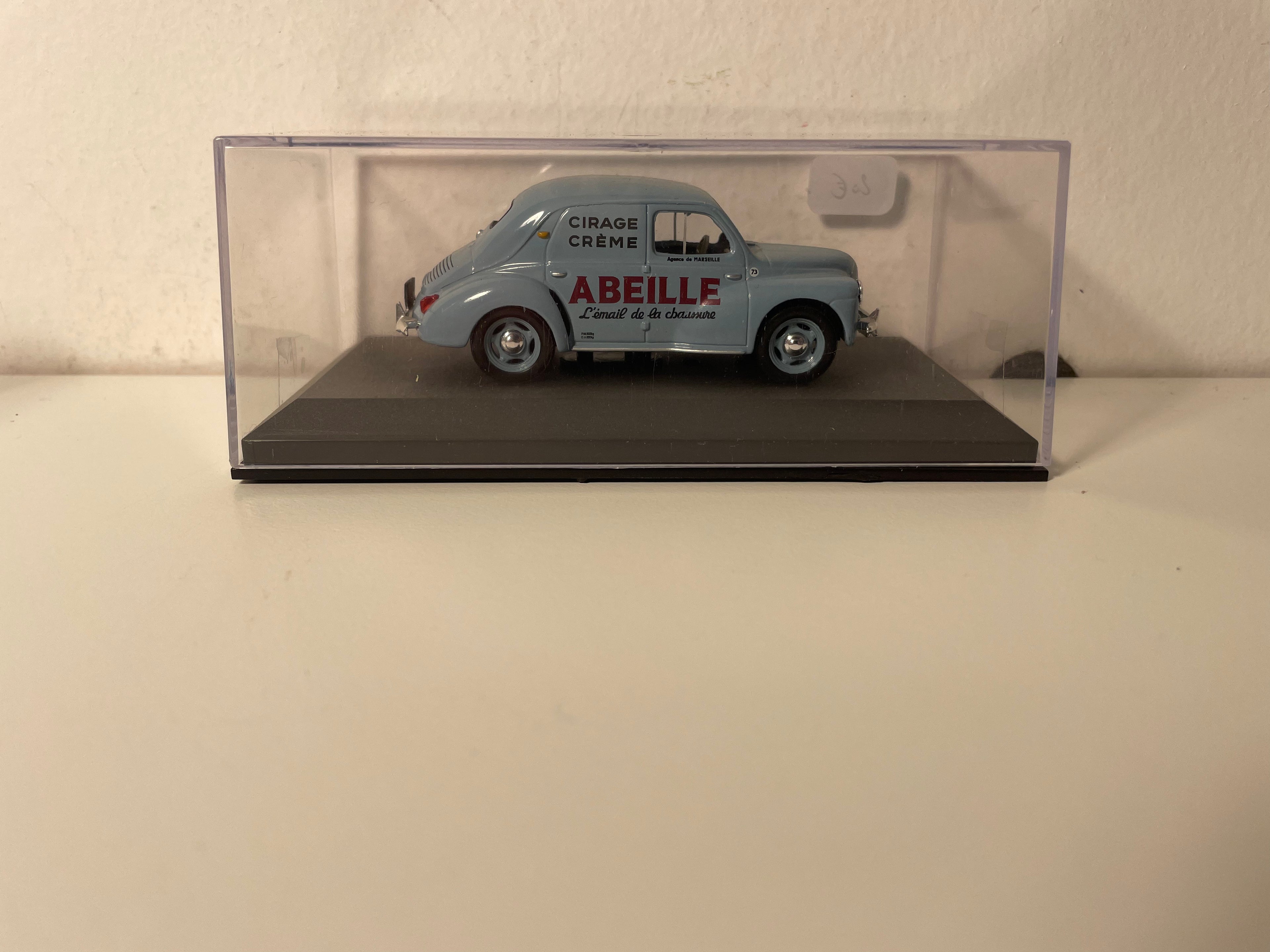 Renault 4 CV gris - Publicidad sobre el betún ABEILLE