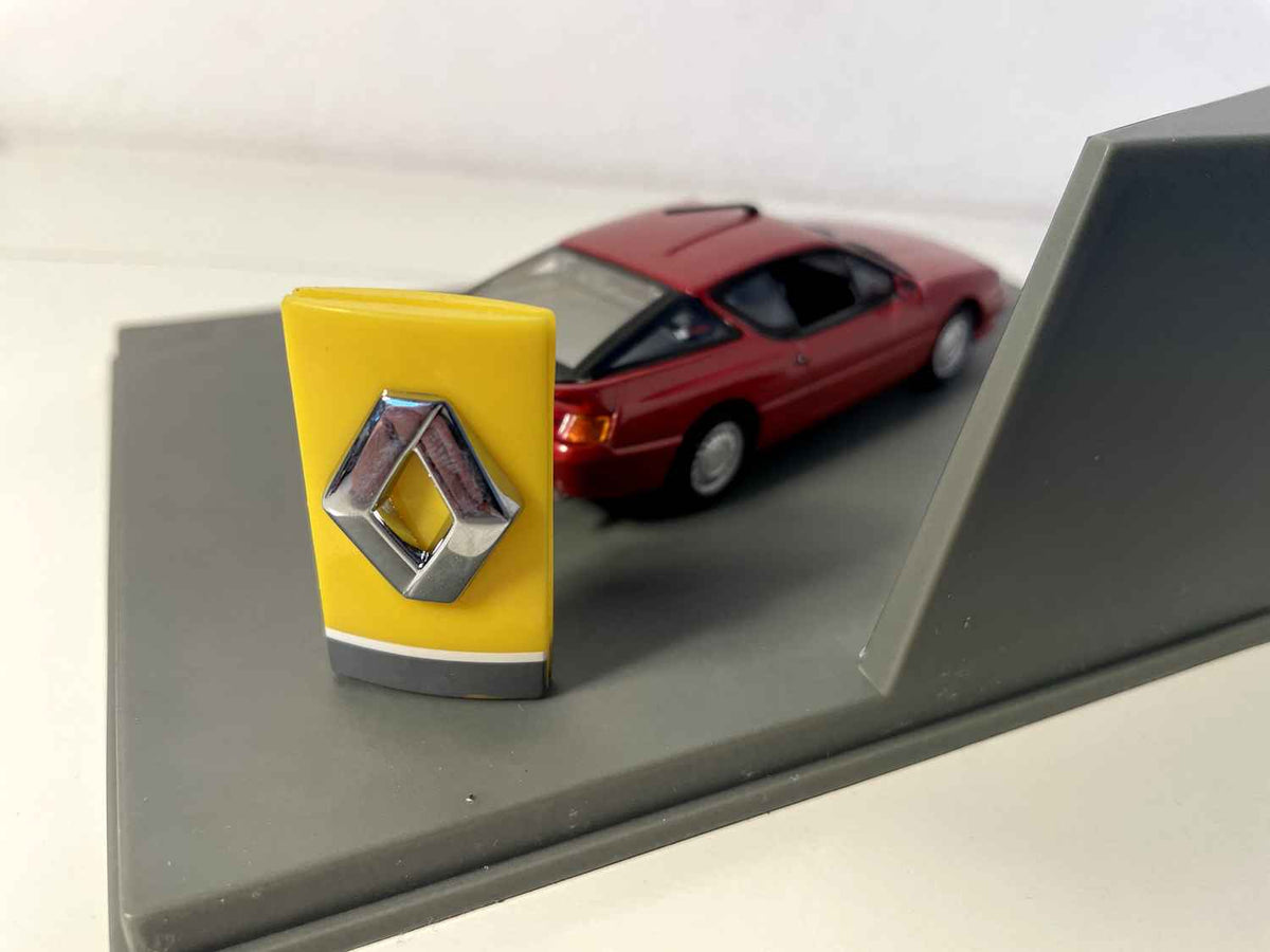 Renault Alpine V6 Turbo rouge série "Mille Miles" (coffret boite rectangle) - Universal Hobbies