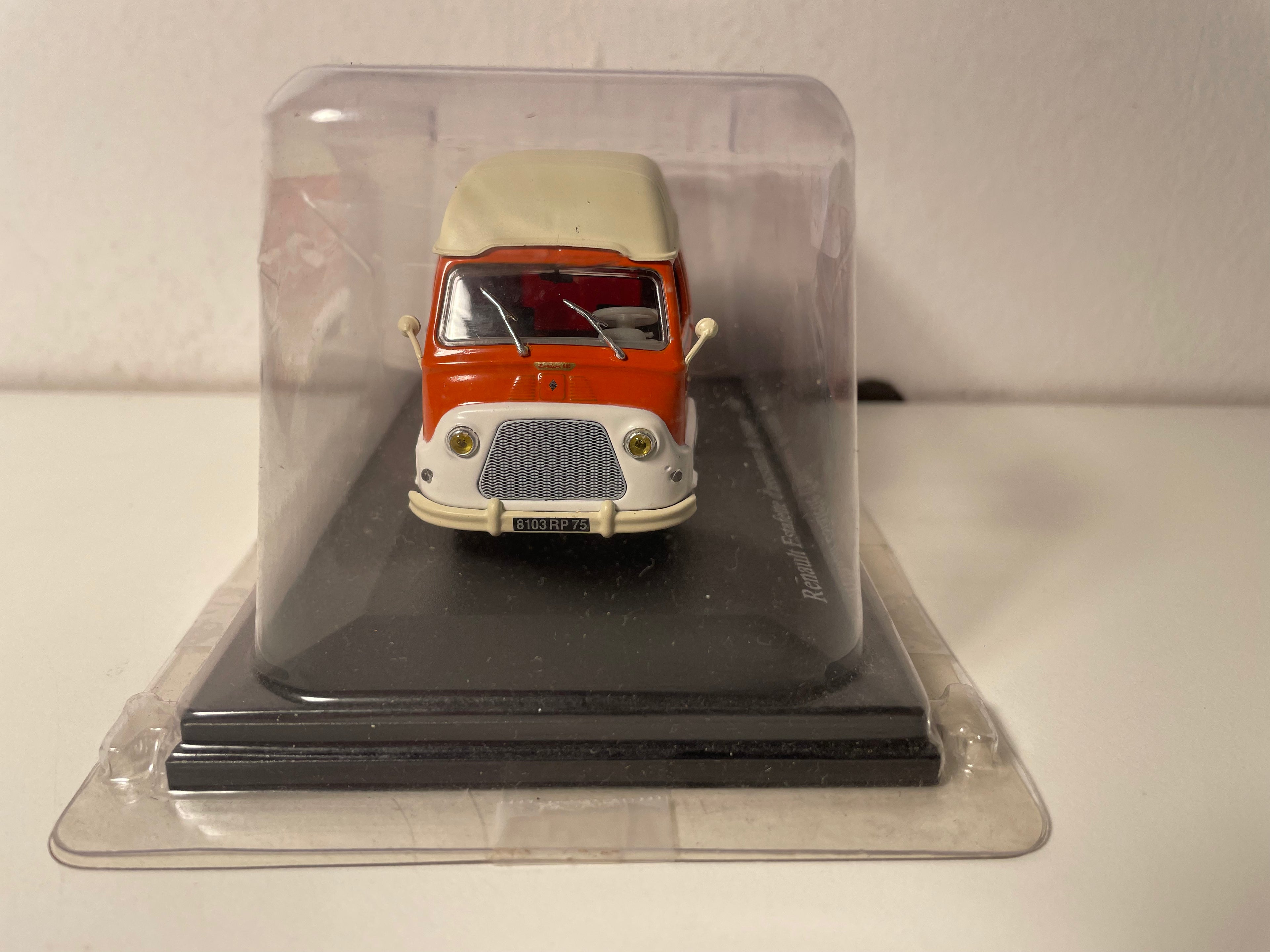 Renault estafette d'assistance de course orange et toit crème de 1965