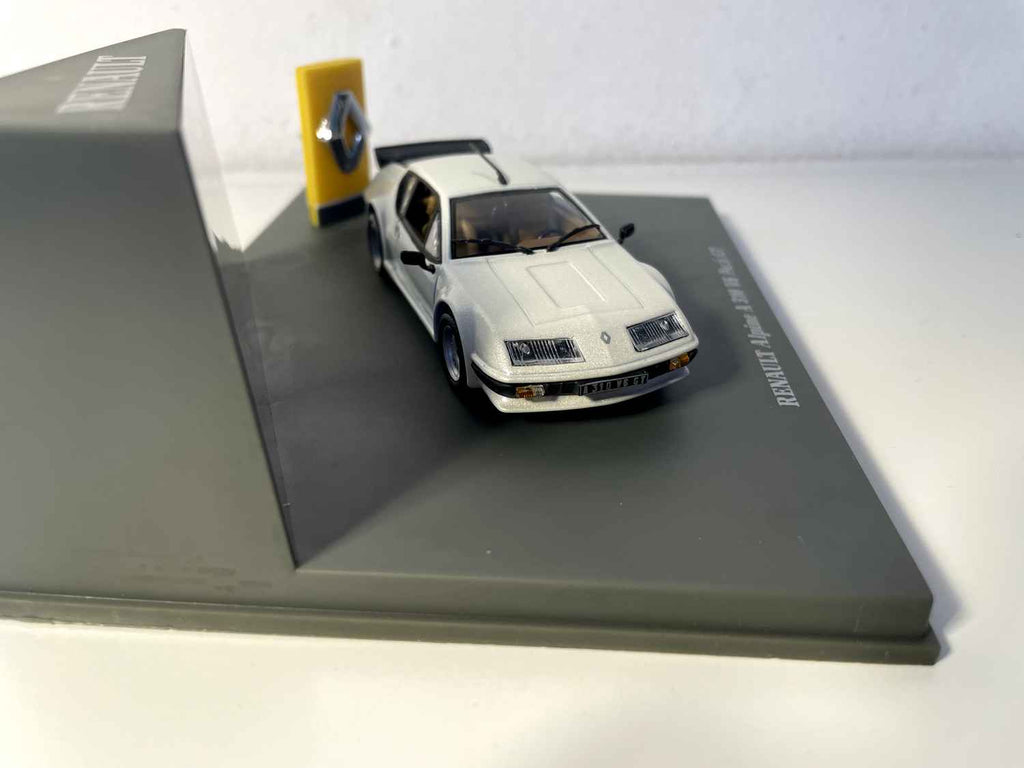 Renault Alpine A310 V6 Pack GT beige clair?? (coffret boite rectangle) - Universal Hobbies
