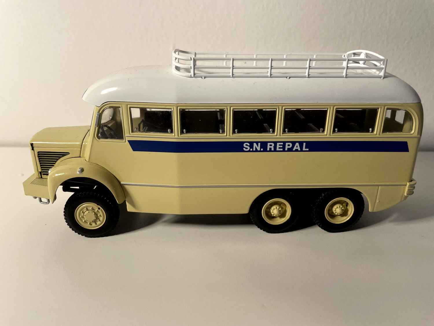 Auto Berliet GBC 8 M 6x6 brong an wäiss S.N. REPAL - Sammlung Hachette