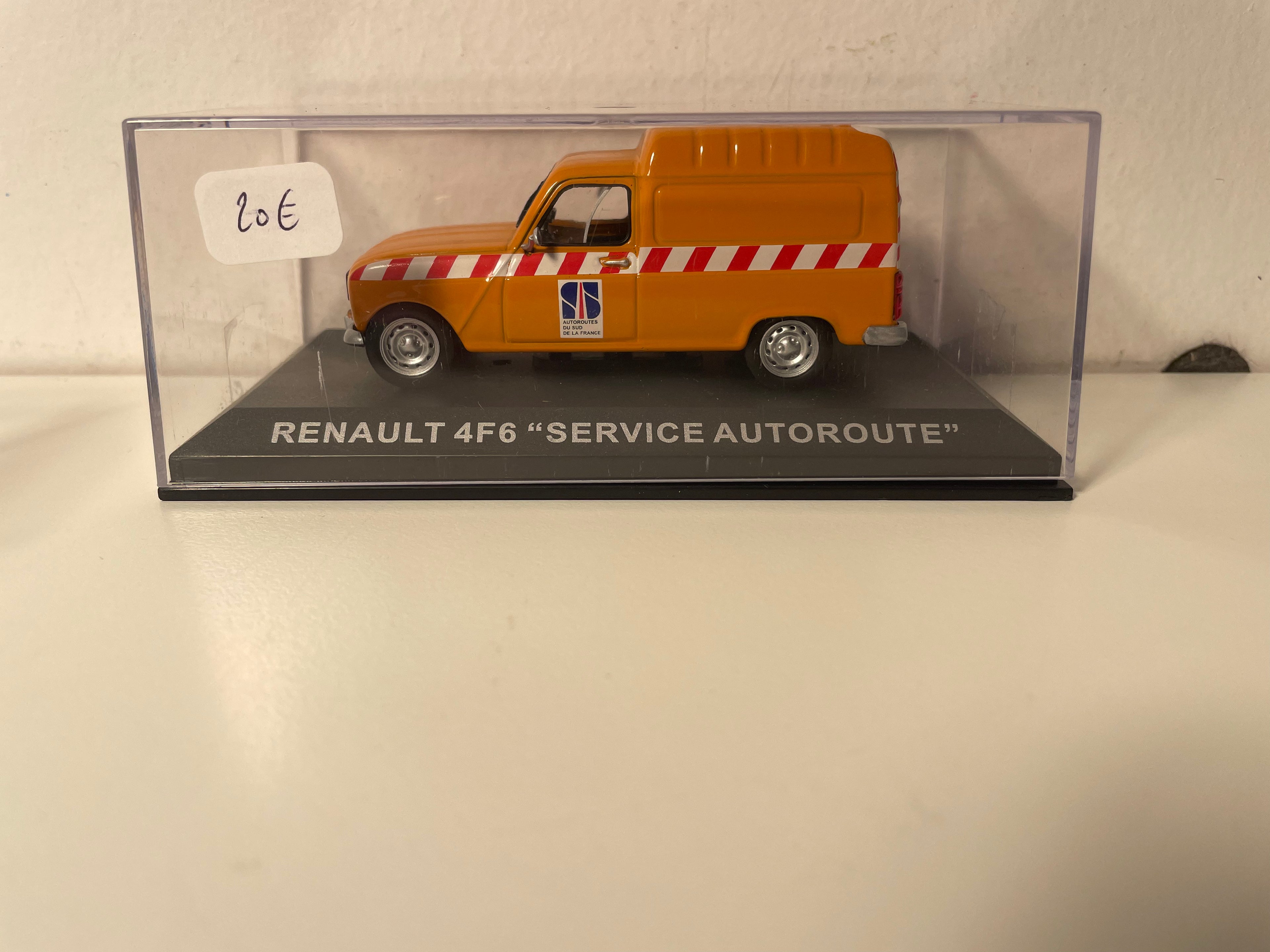 Renault 4F6 Orange Service Highway