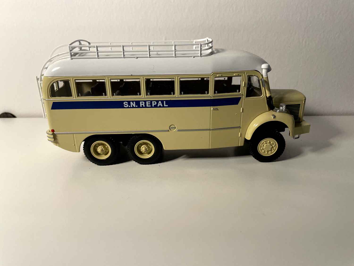Auto Berliet GBC 8 M 6x6 brong an wäiss S.N. REPAL - Sammlung Hachette