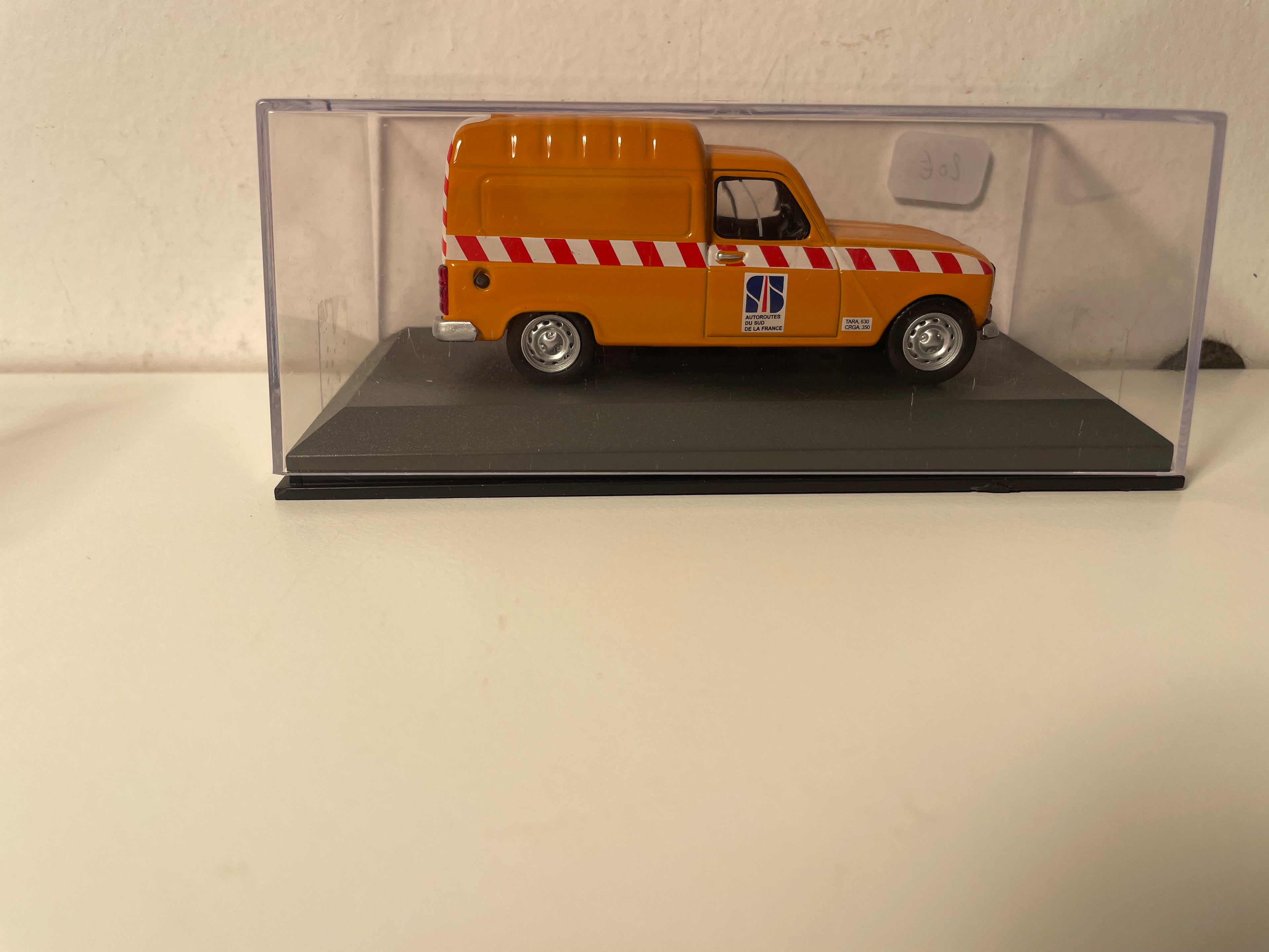 Renault 4F6 Orange Service Highway