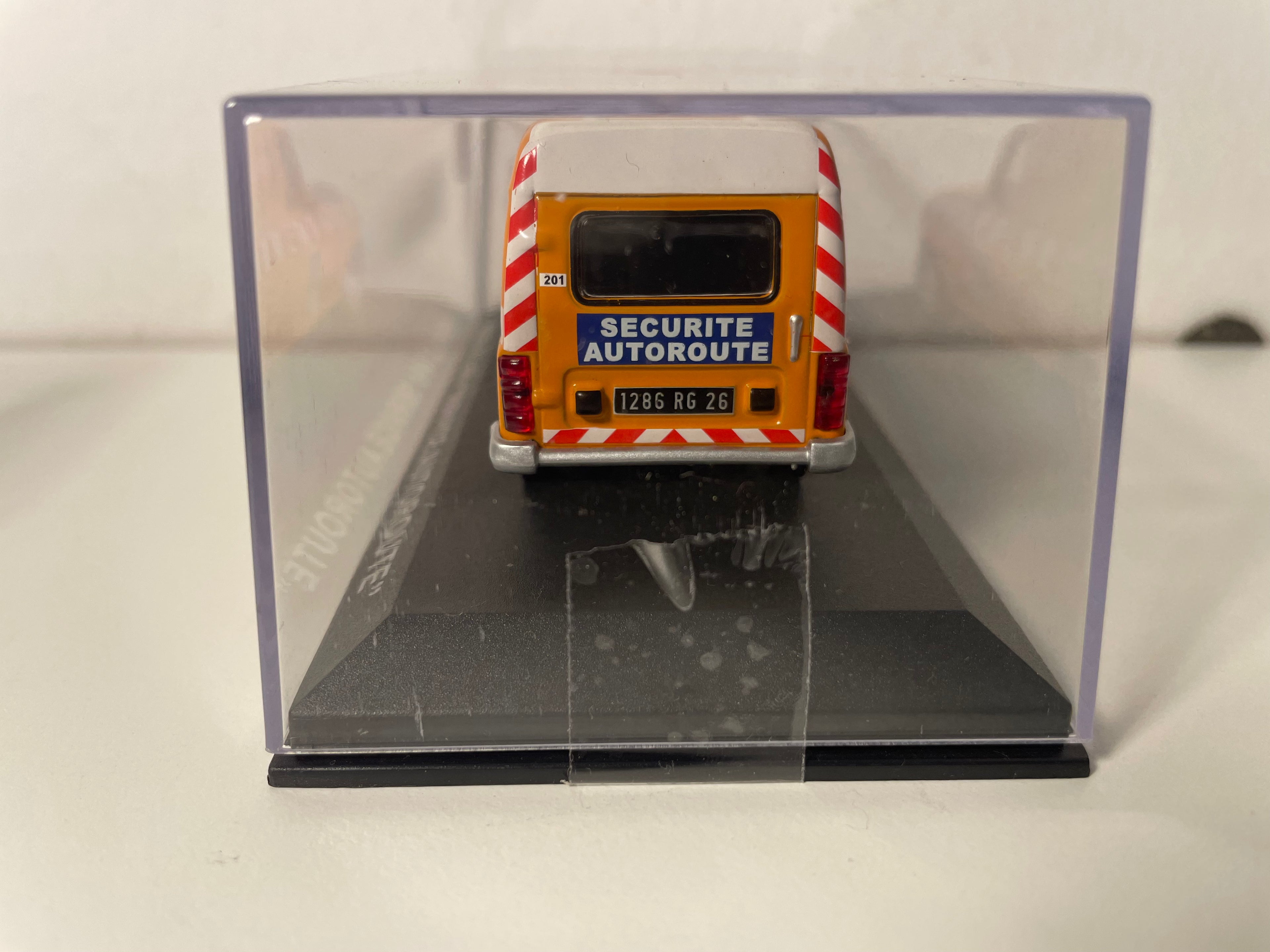 Renault 4F6 Orange Service Highway