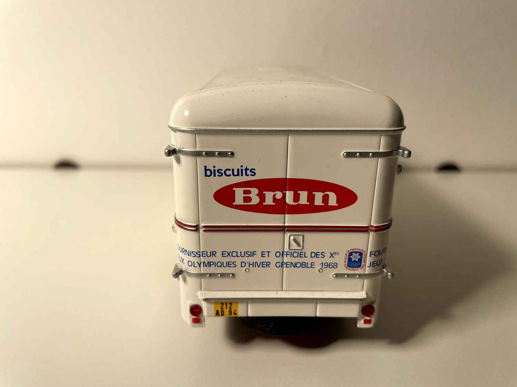 Camion Berliet GAK Fourgon blanc - Biscuits BRUN