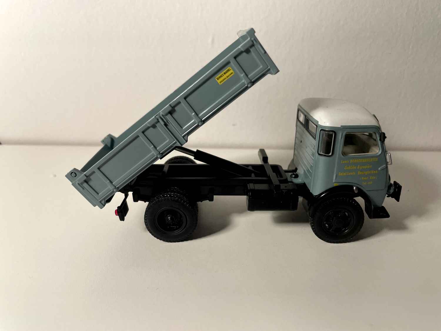 Camion benne Berliet GLB 5B 4x4 giel - Sammlung Hachette