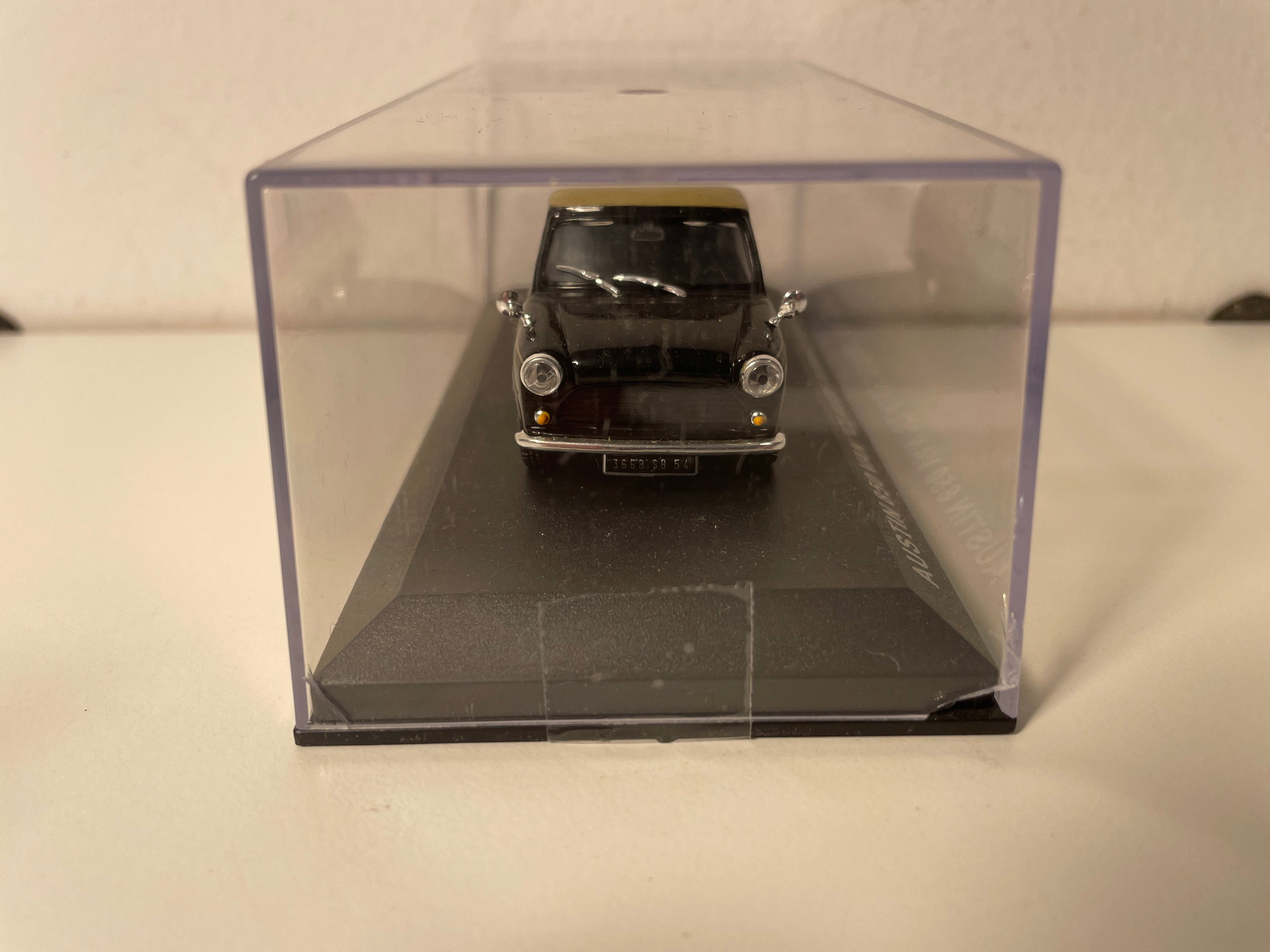 Austin 850 van noir et toit doré - Publicité pour le traiteur Claude Durand à Nancy (54)
