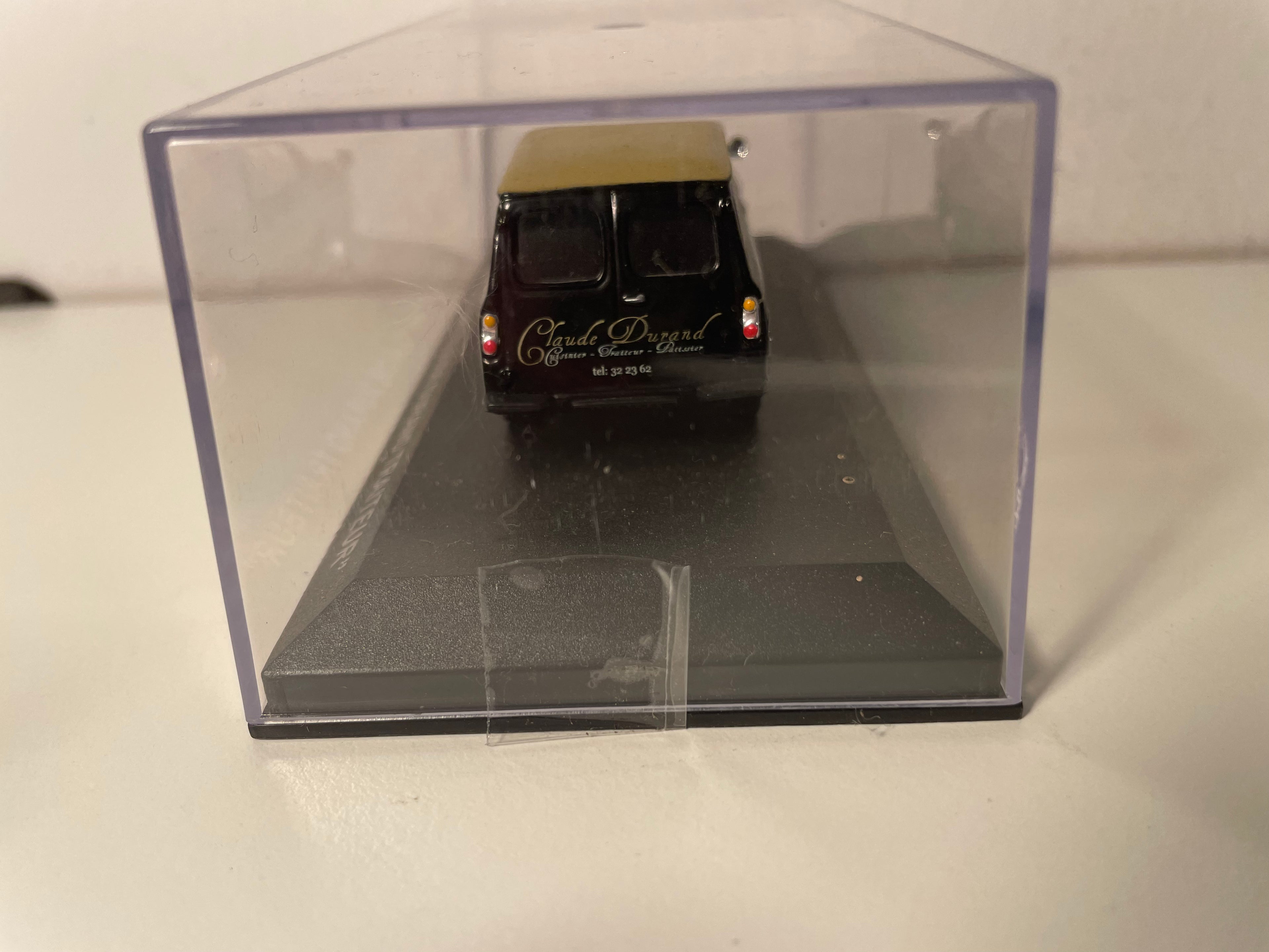 Austin 850 van noir et toit doré - Publicité pour le traiteur Claude Durand à Nancy (54)