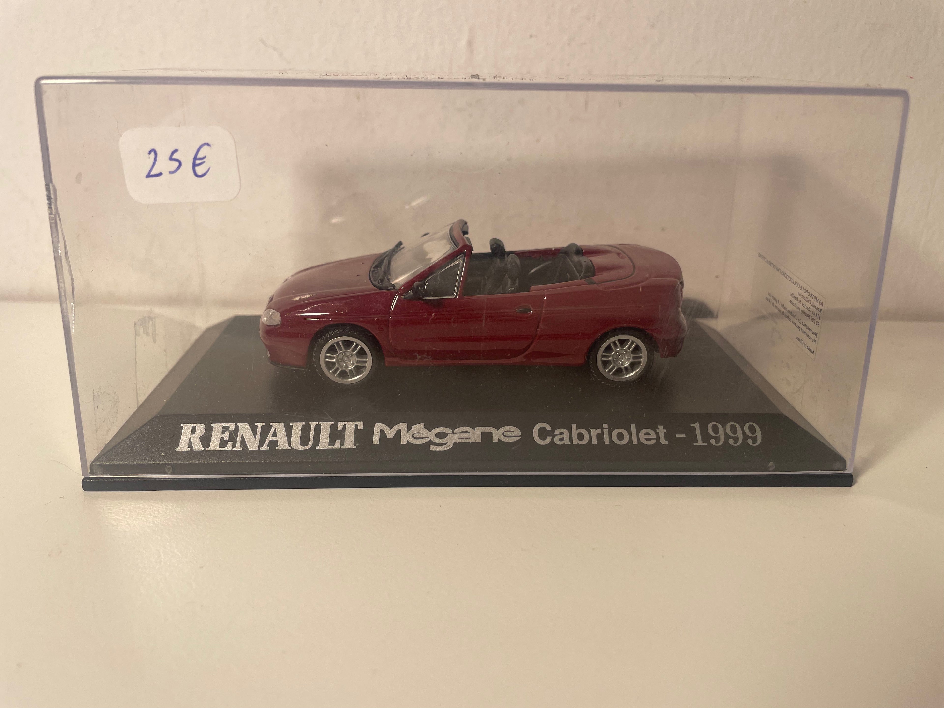 Kabriolet Renault Megane z 1999 roku w kolorze bordowym