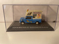 Austin mini pick-up blauw en beige "IJsverkoper"