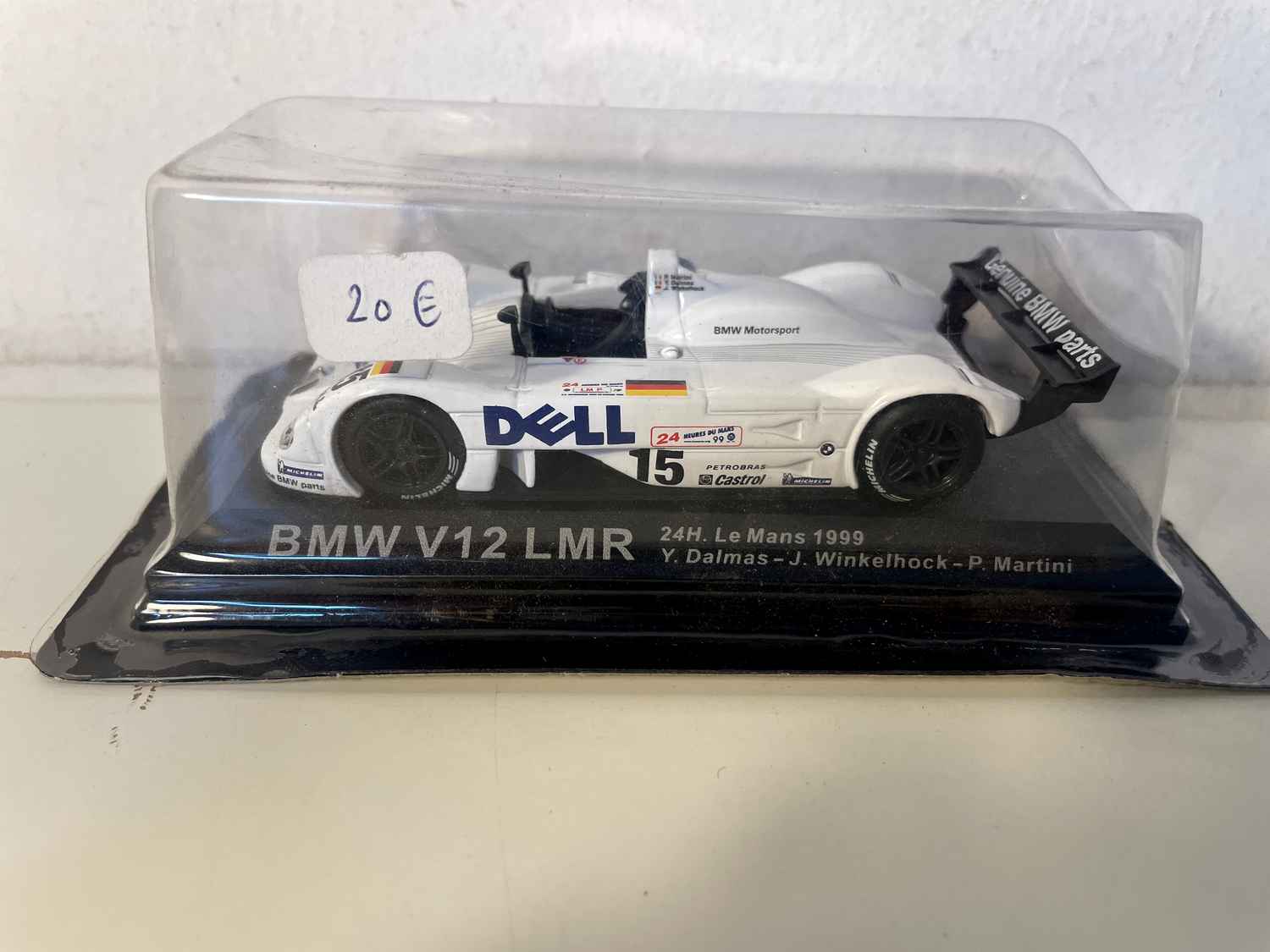 BMW V12 LMR blanche numéro 15 (24 heures du Mans de 1999) - voiture sous blister