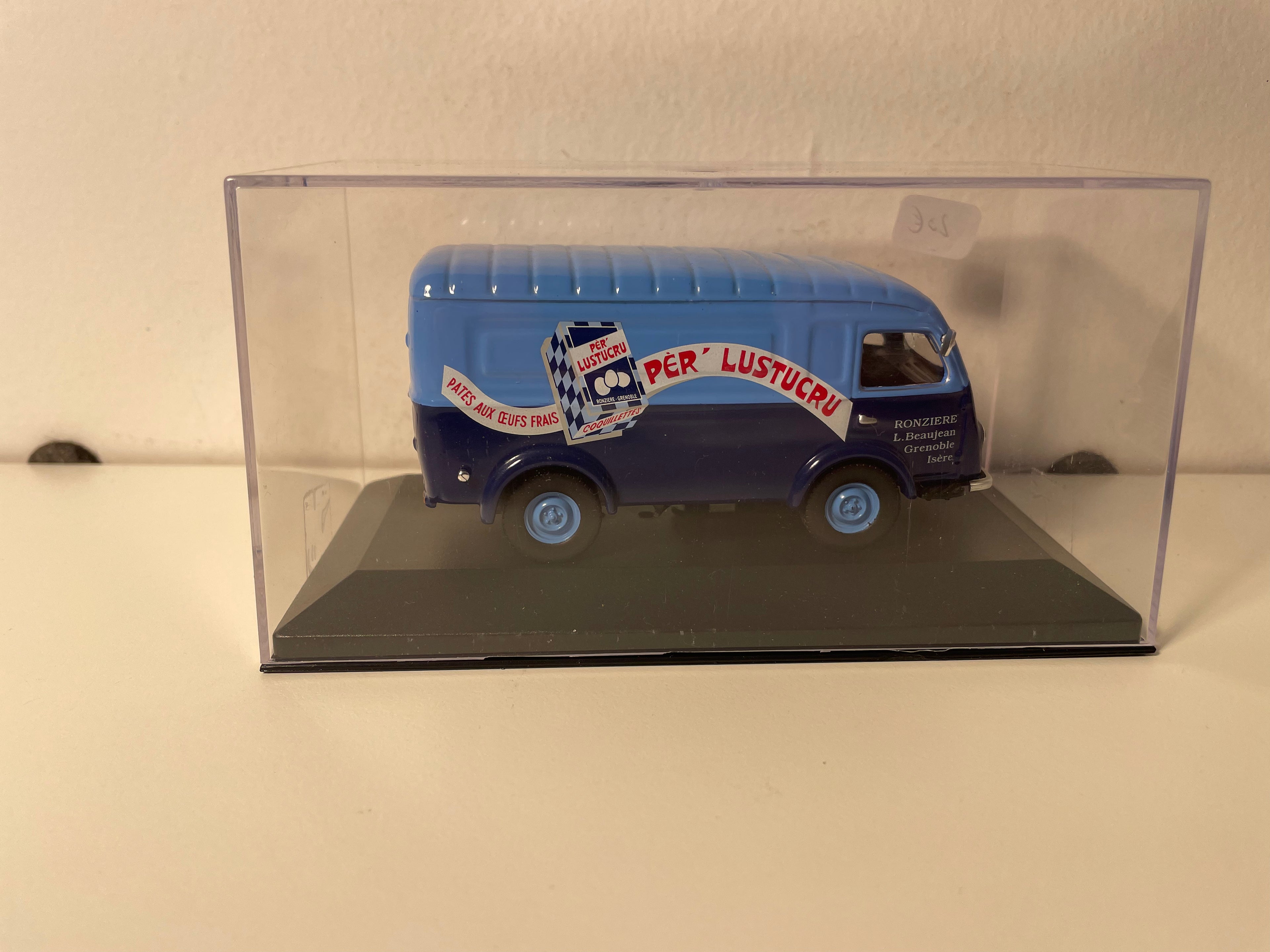 Renault 1000 Kg bleu - Publicité PER' LUSTUCRU