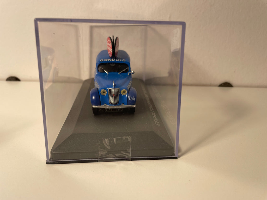 Renault Dauphinoise bleue - Publicité sur les gâteaux GONDOLO