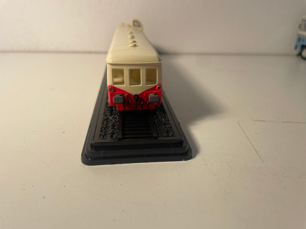 Autorail (micheline) X-3800 "PICASSO" de 1950 (Échelle HO - 1/87ème)