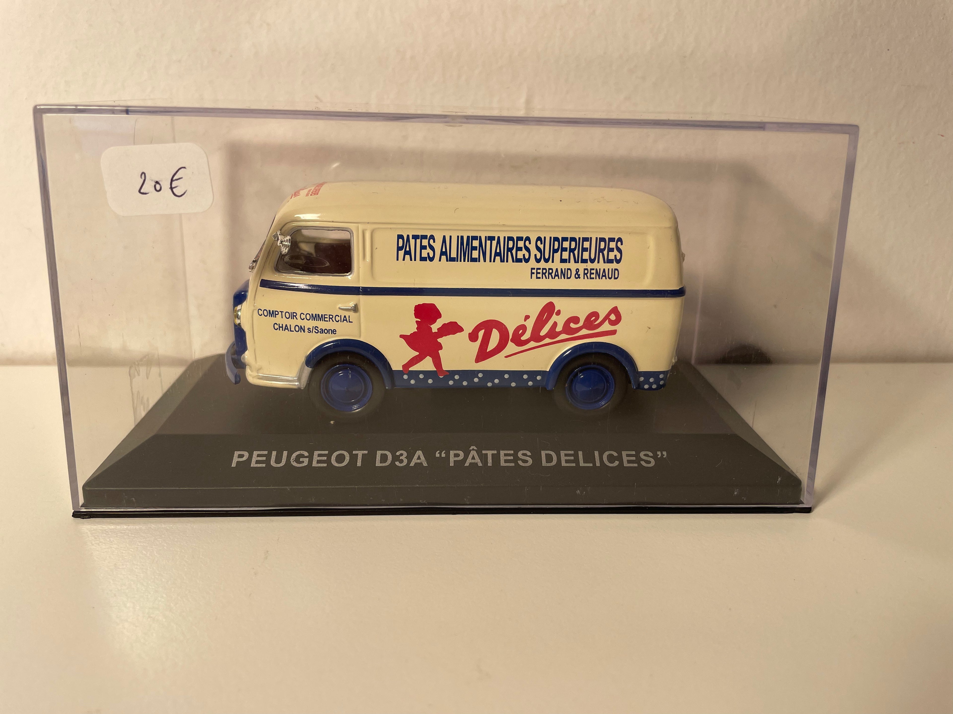Peugeot D3A beige con pubblicità sulla pasta DELICES (Délices)