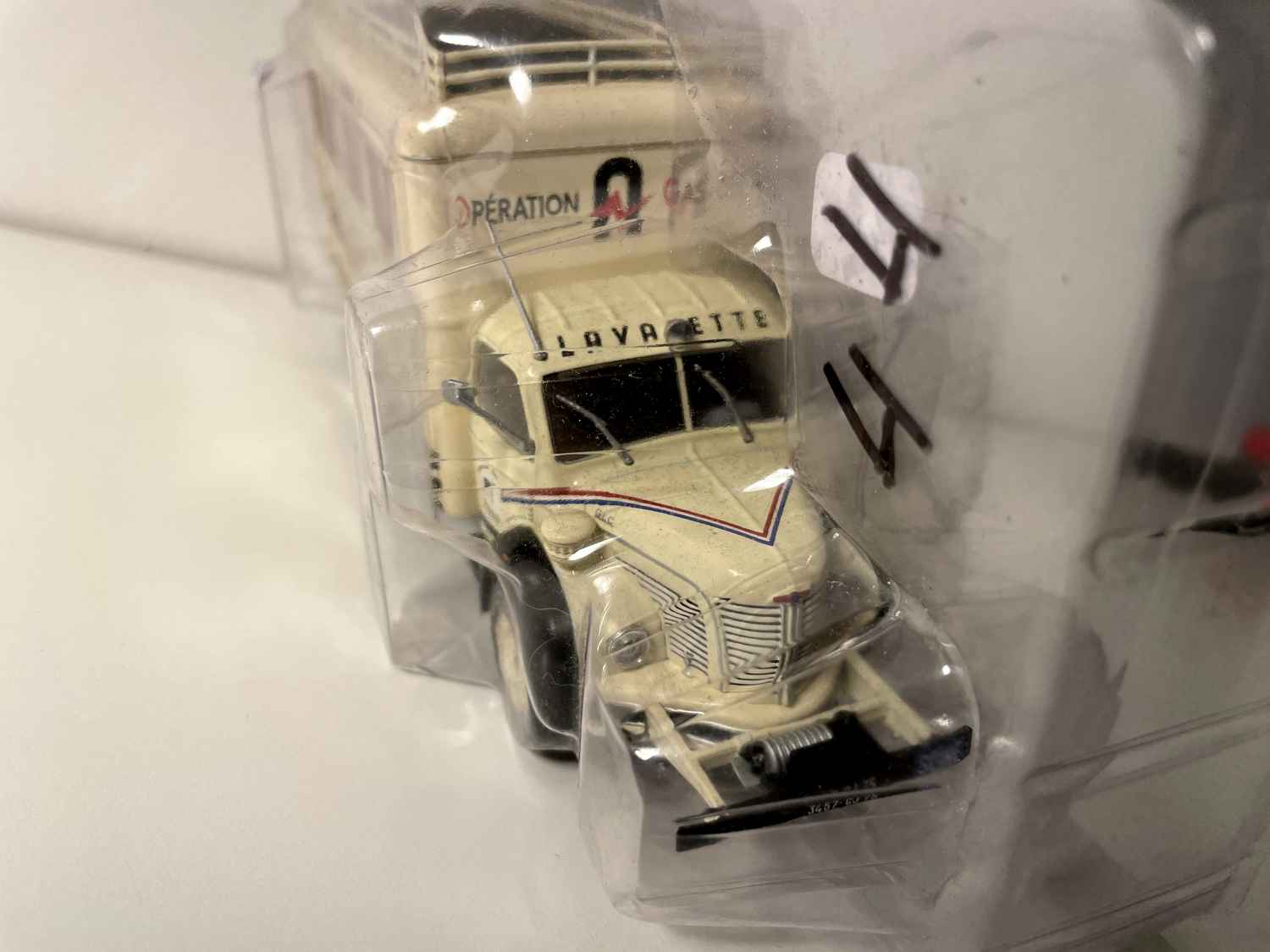 Camión Berliet GLC 6 color blanco LAVALETTE BOSCH - Edición Hachette Collections / fabricante de miniaturas: IXO