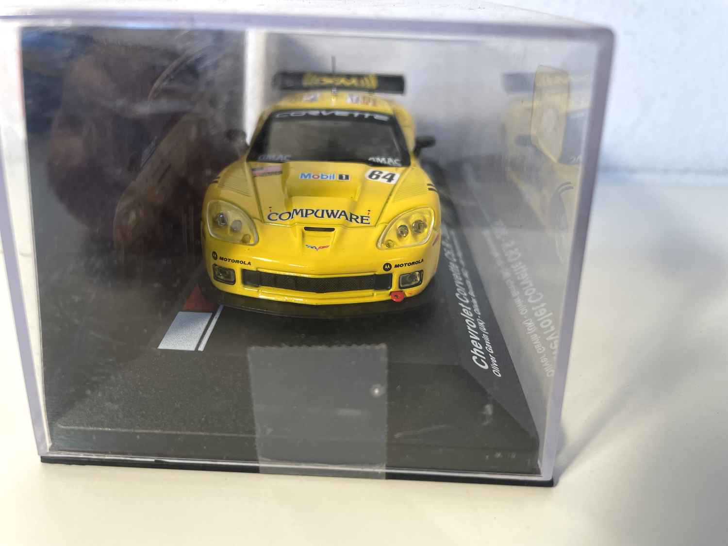 Żółty Chevrolet Corvette C6.R numer 64 (24-godzinny wyścig Le Mans 2005)