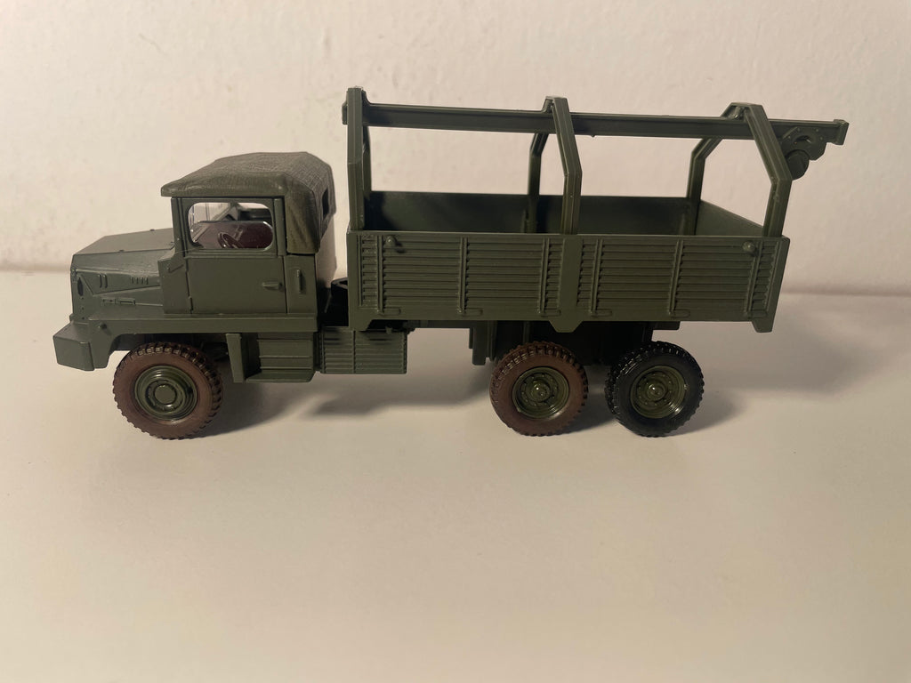Véhicule militaire Camion Berliet GBC dépanneuse - SOLIDO référence 6139 (fabrication française)