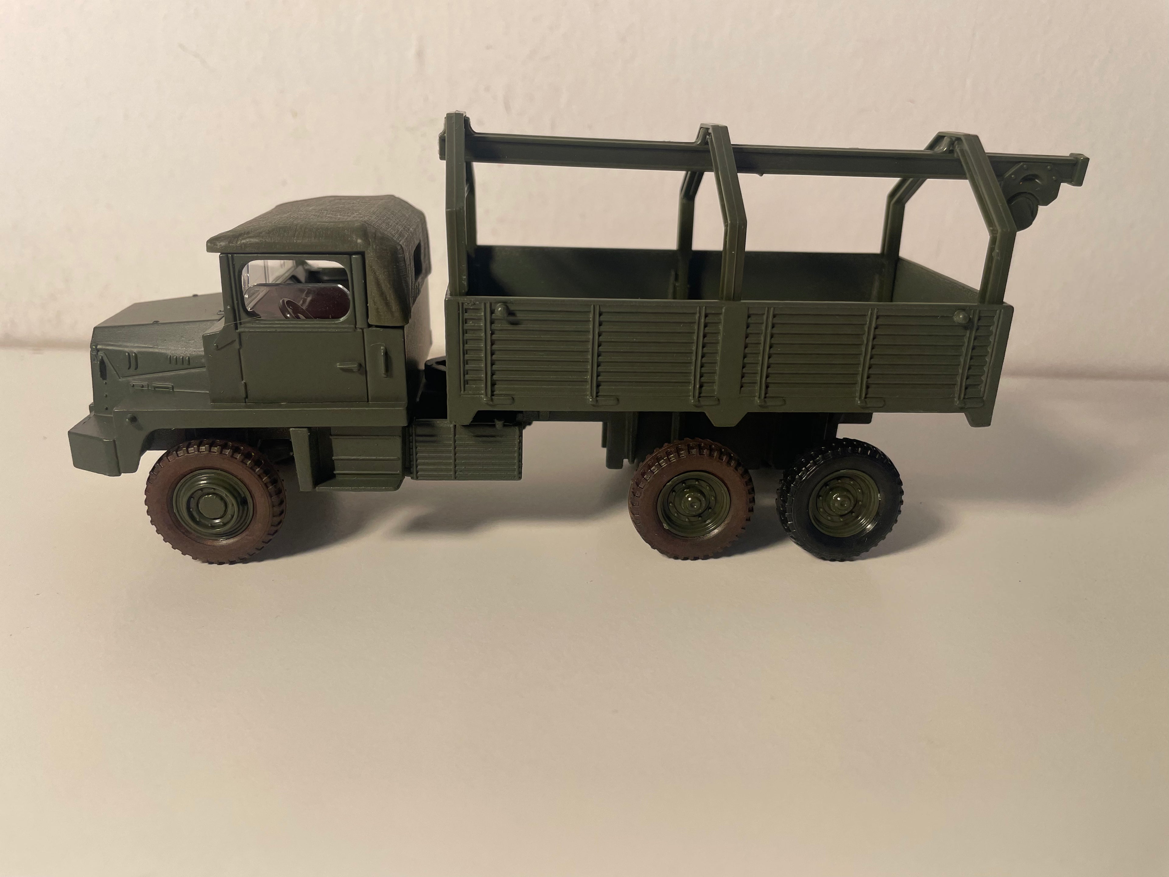 Véhicule militaire Camion Berliet GBC dépanneuse - SOLIDO référence 6139 (fabrication française)