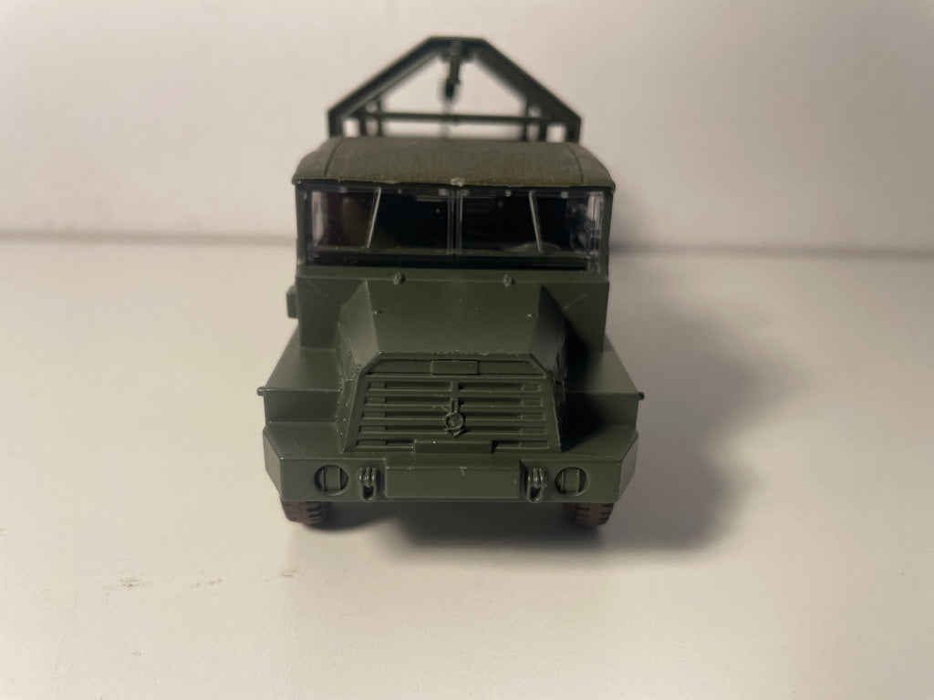 Véhicule militaire Camion Berliet GBC dépanneuse - SOLIDO référence 6139 (fabrication française)