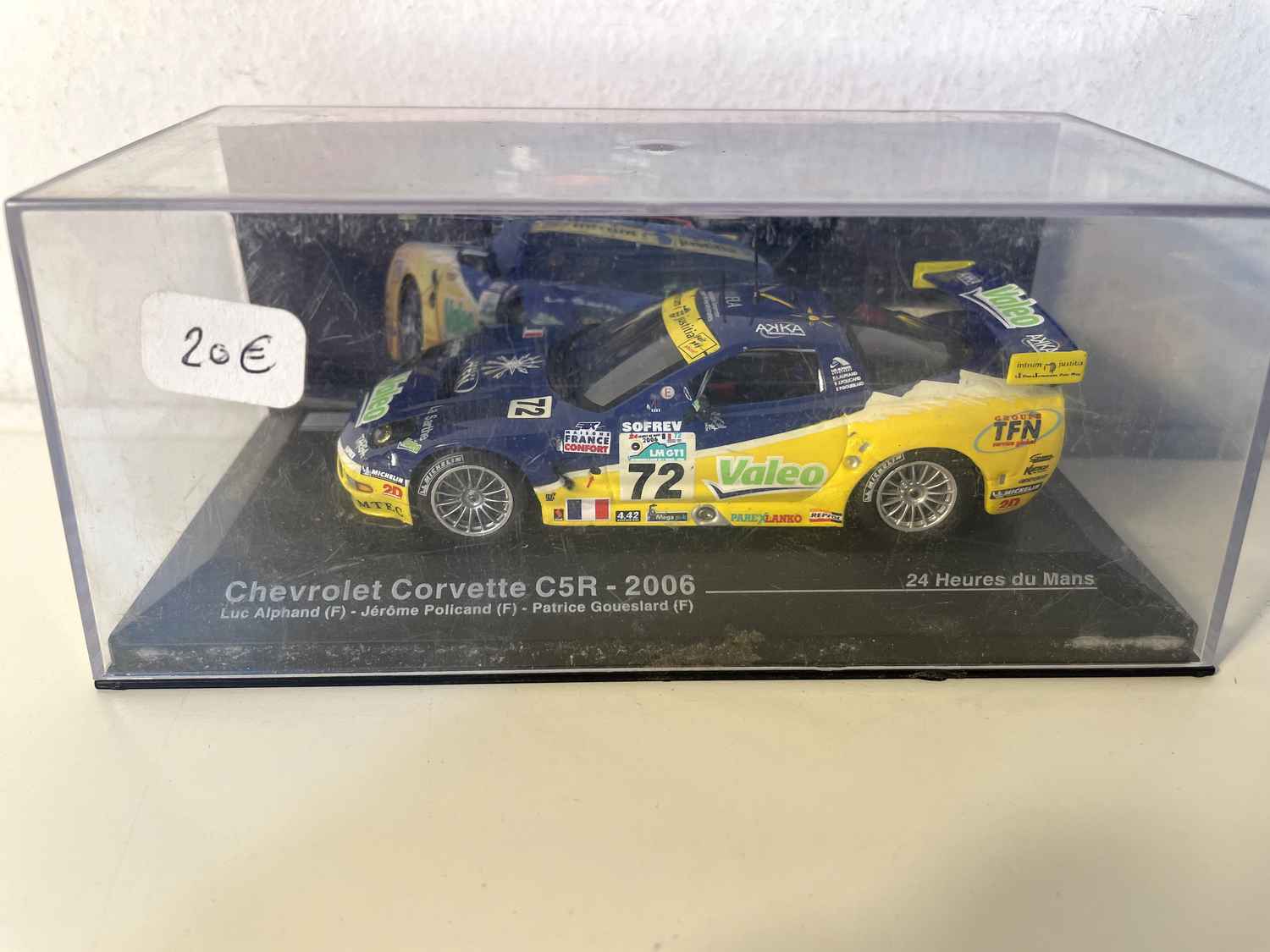 Niebiesko-żółty Chevrolet Corvette C5R numer 72 (24-godzinny wyścig Le Mans 2006)