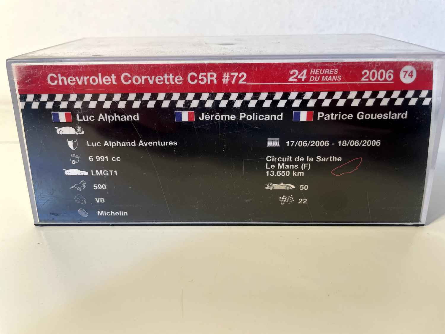 Niebiesko-żółty Chevrolet Corvette C5R numer 72 (24-godzinny wyścig Le Mans 2006)