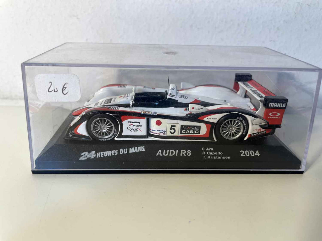 Audi R8 blanco número 5 (24 Horas de Le Mans 2004)
