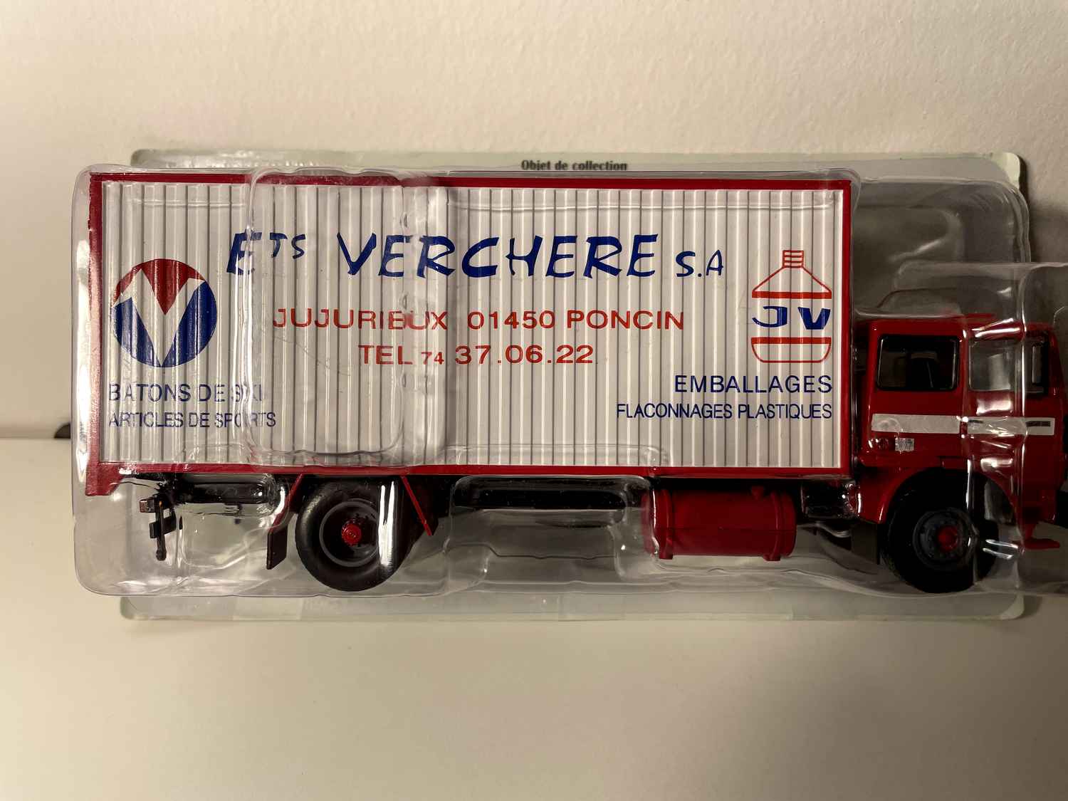 Camion Berliet GR 231 rouge et blanc - Transports Etablissement Verchère S.A.