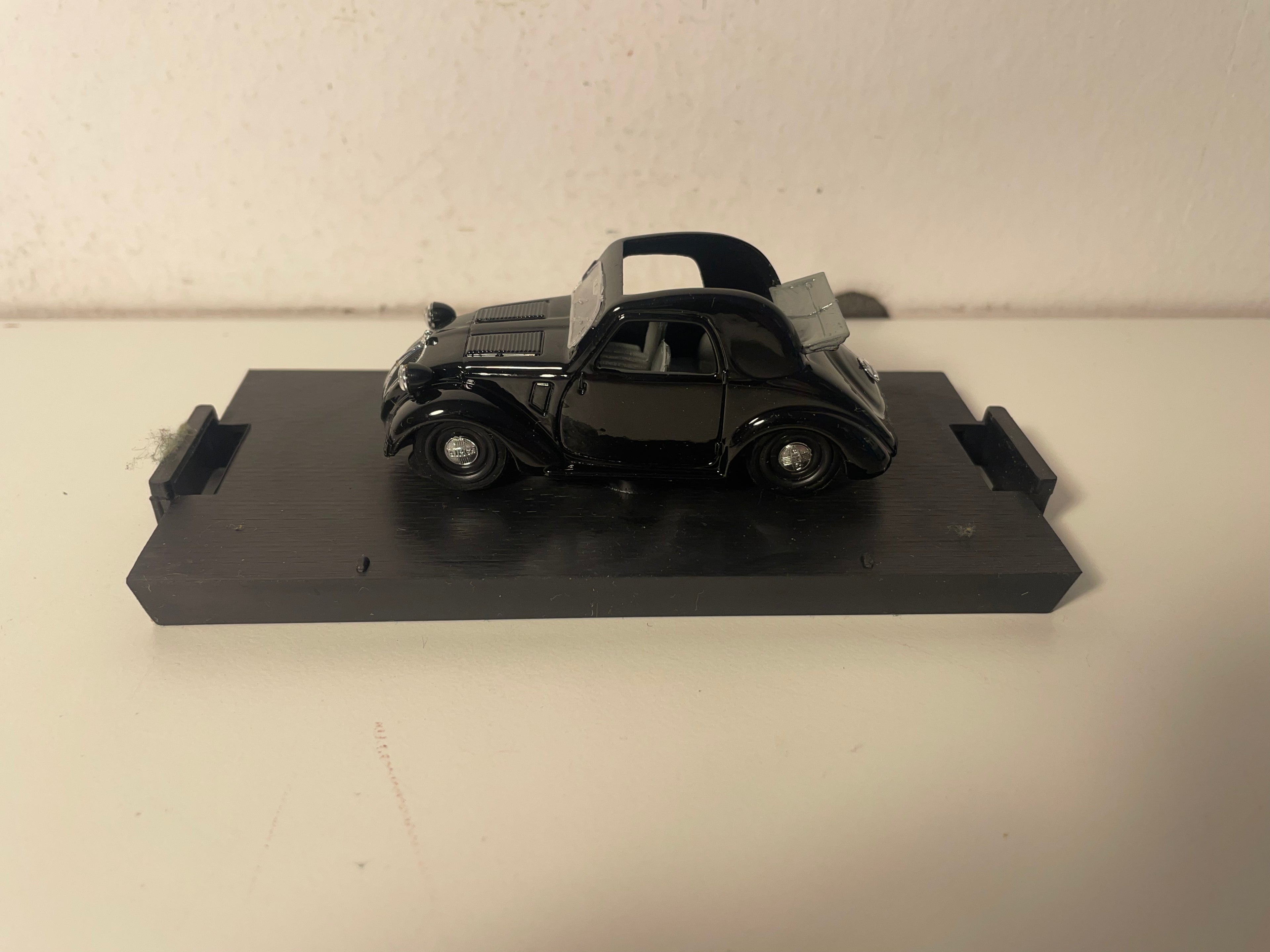 Simca 5 noire Aperta de 1956 - BRUMM référence R176-02