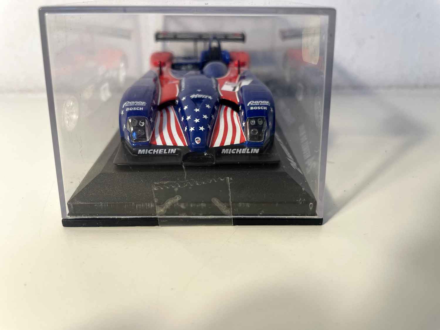 Panoz LMP01 azul e vermelho número 11 (24 Horas de Le Mans 2002)