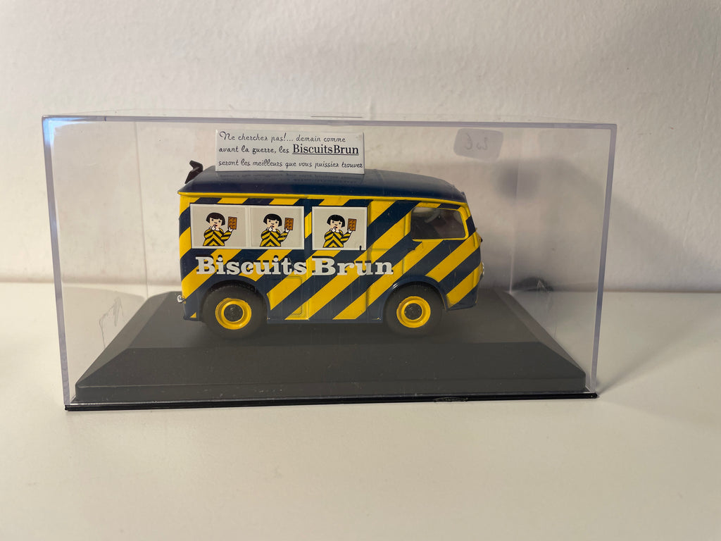 Citroën TUB rayuré bleu et jaune - Publicité sur les biscuits BRUN
