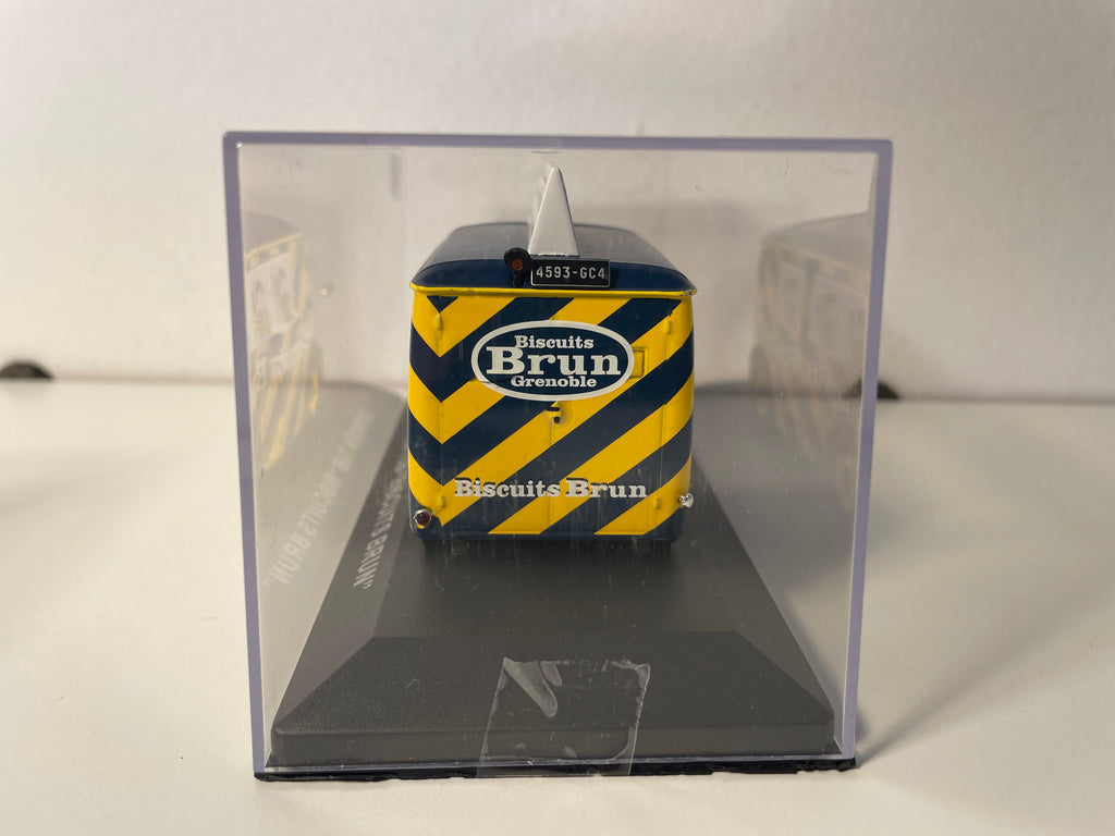 Citroën TUB rayuré bleu et jaune - Publicité sur les biscuits BRUN