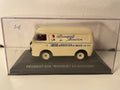 Peugeot D3A beige - Publicité Bouquet du Nouvion - laiterie du Nouvion en Thérache (dans l'Aisne)