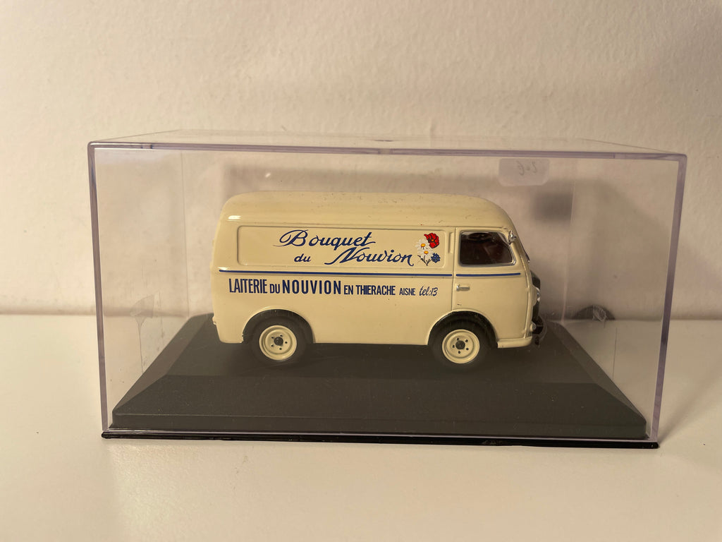 Peugeot D3A beige - Publicité Bouquet du Nouvion - laiterie du Nouvion en Thérache (dans l'Aisne)