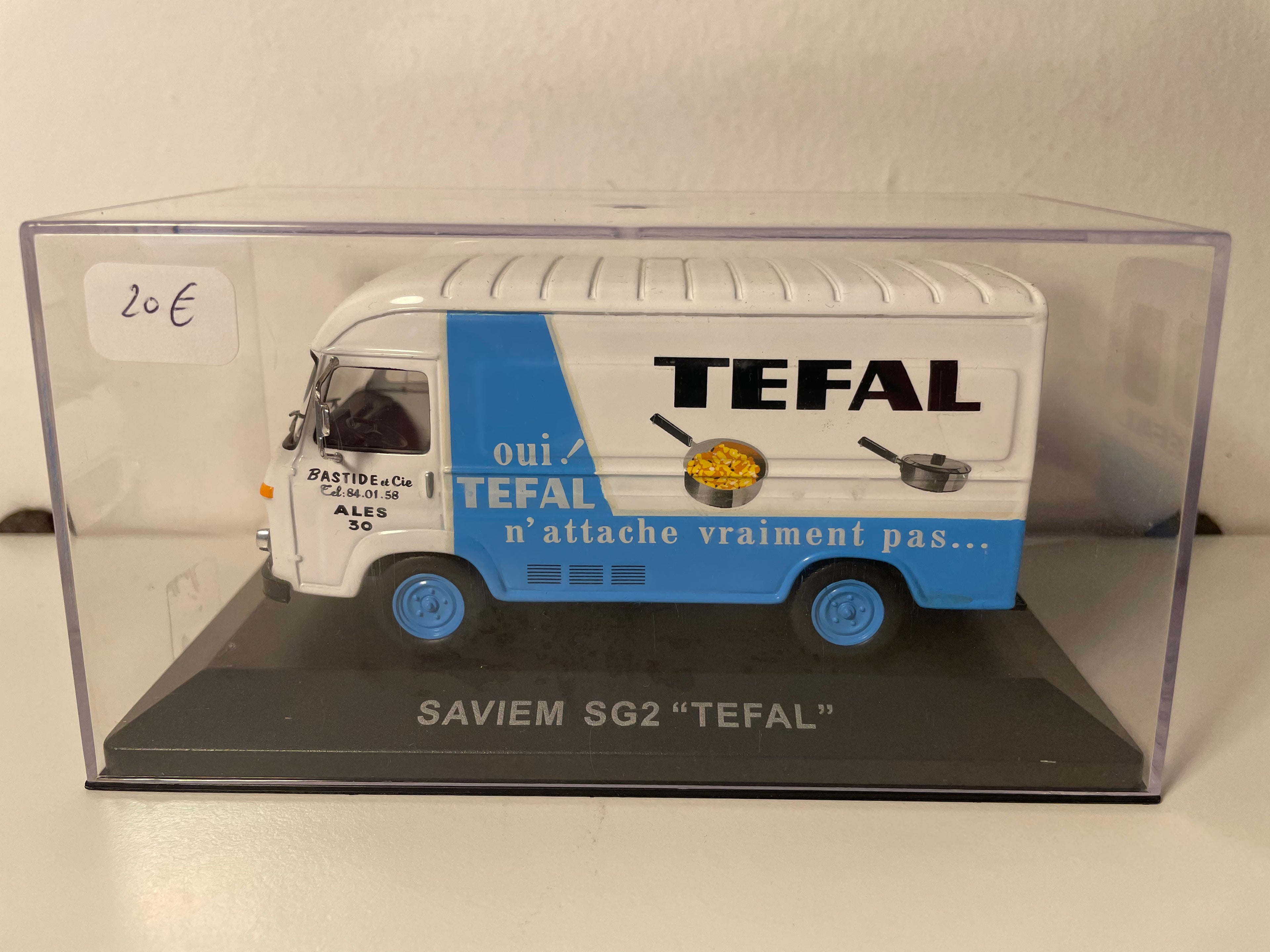 Saviem SG2 with TEFAL advertising