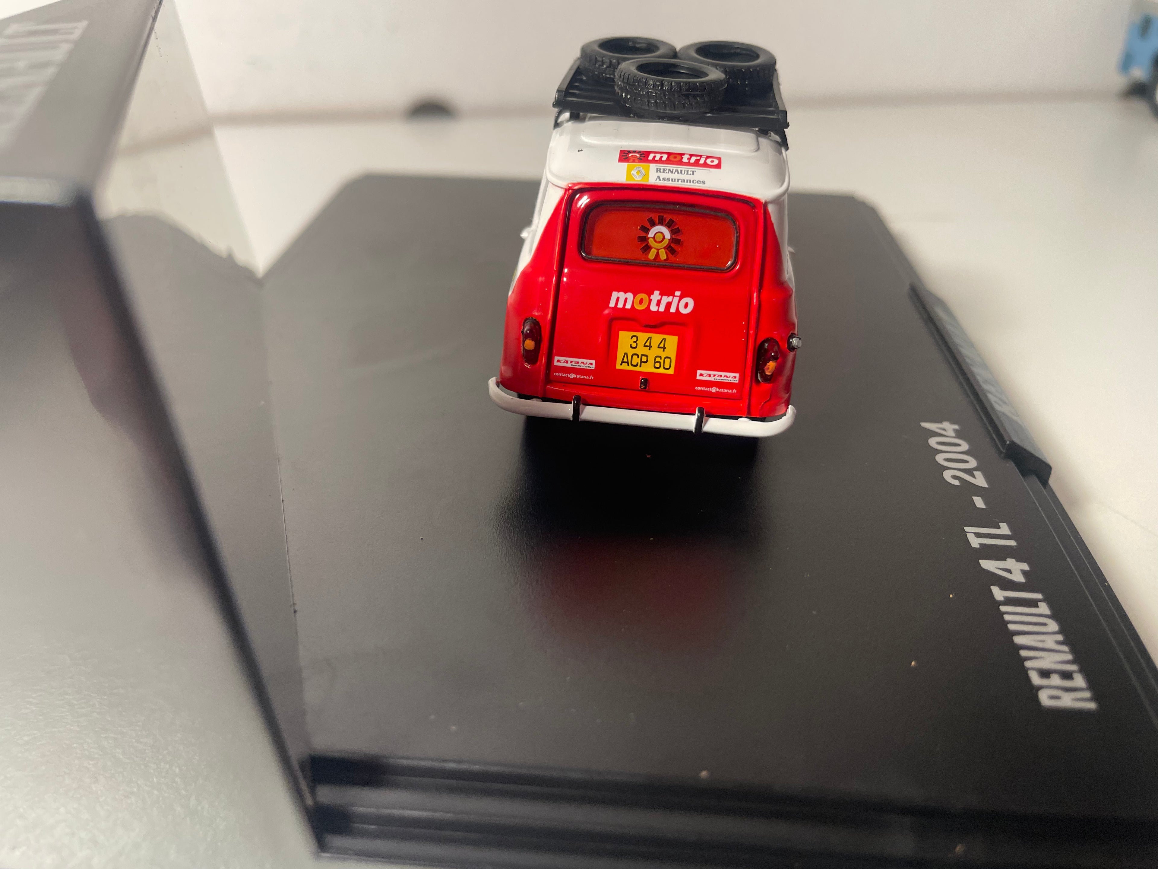 Renault 4 TL blanche numéro 379 (voiture de rallye) - NOREV (coffret boite rectangle)