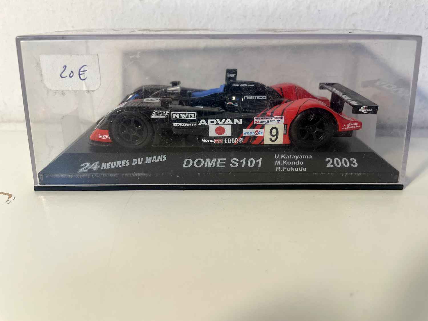 Dome S101 czarno-czerwony numer 9 (24-godzinny wyścig Le Mans 2003)