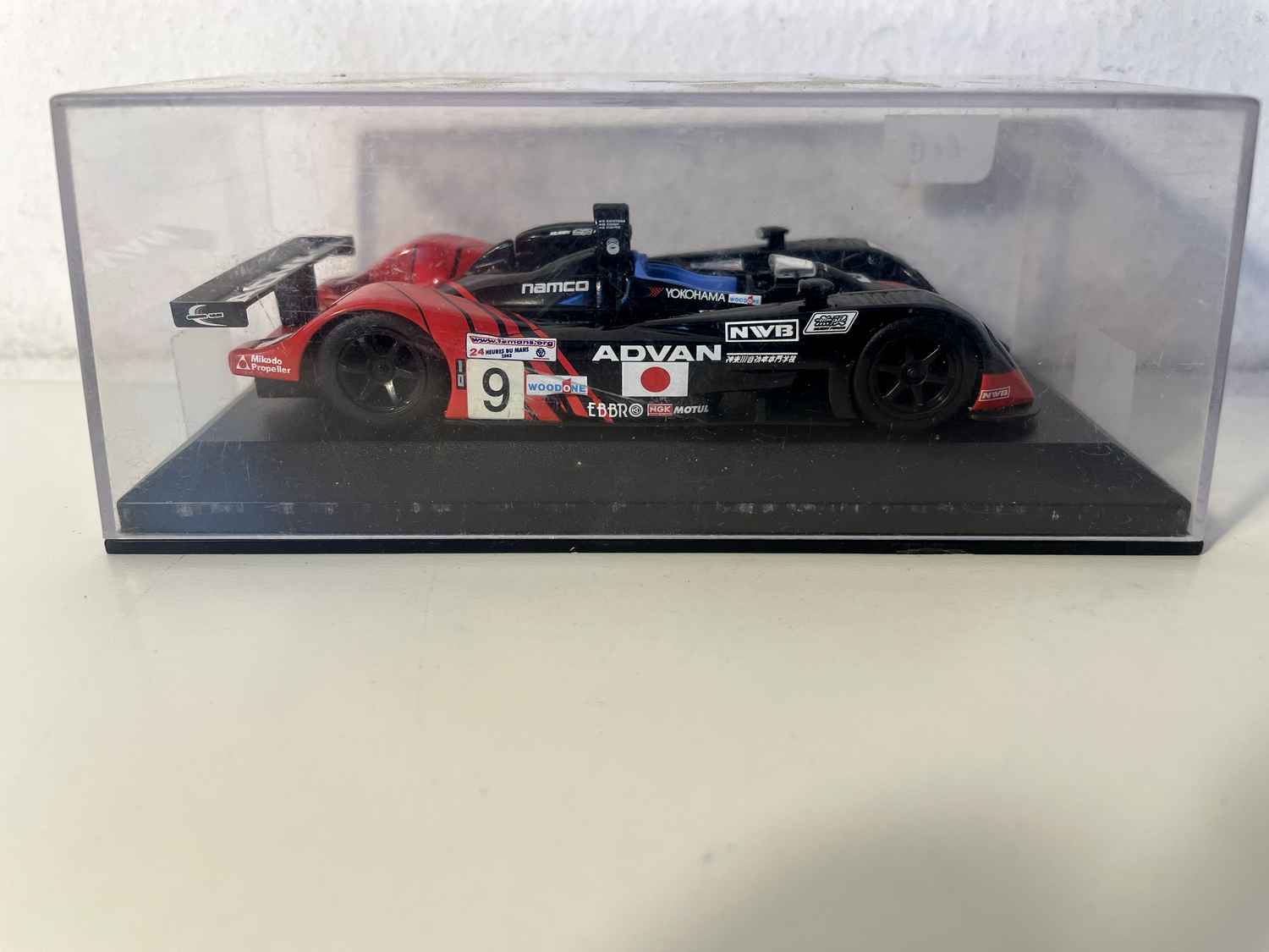 Dome S101 czarno-czerwony numer 9 (24-godzinny wyścig Le Mans 2003)