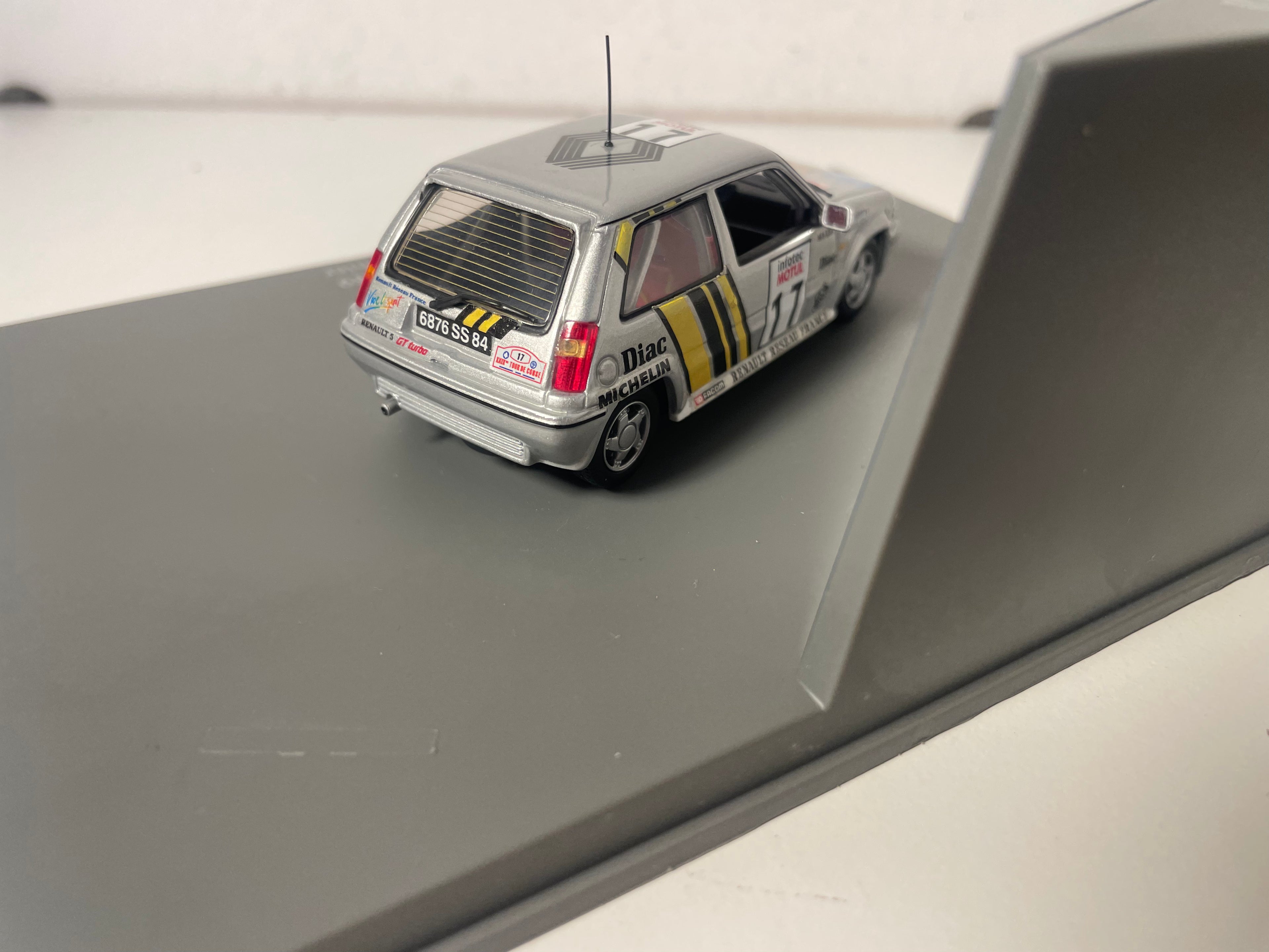 Renault 5 GT Turbo "Diac" grise et jaune numéro 17 - Tour de Corse 1989 - NOREV (coffret boite rectangle)