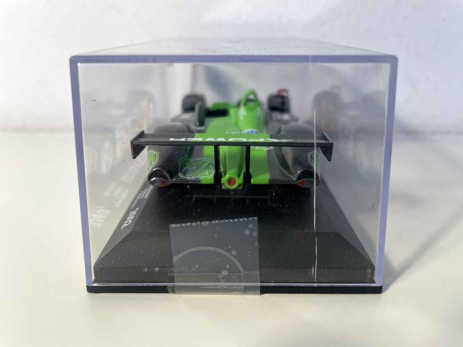 MG Lola EX257 zielono-czarno-szary numer 27 (24-godzinny wyścig Le Mans 2002)