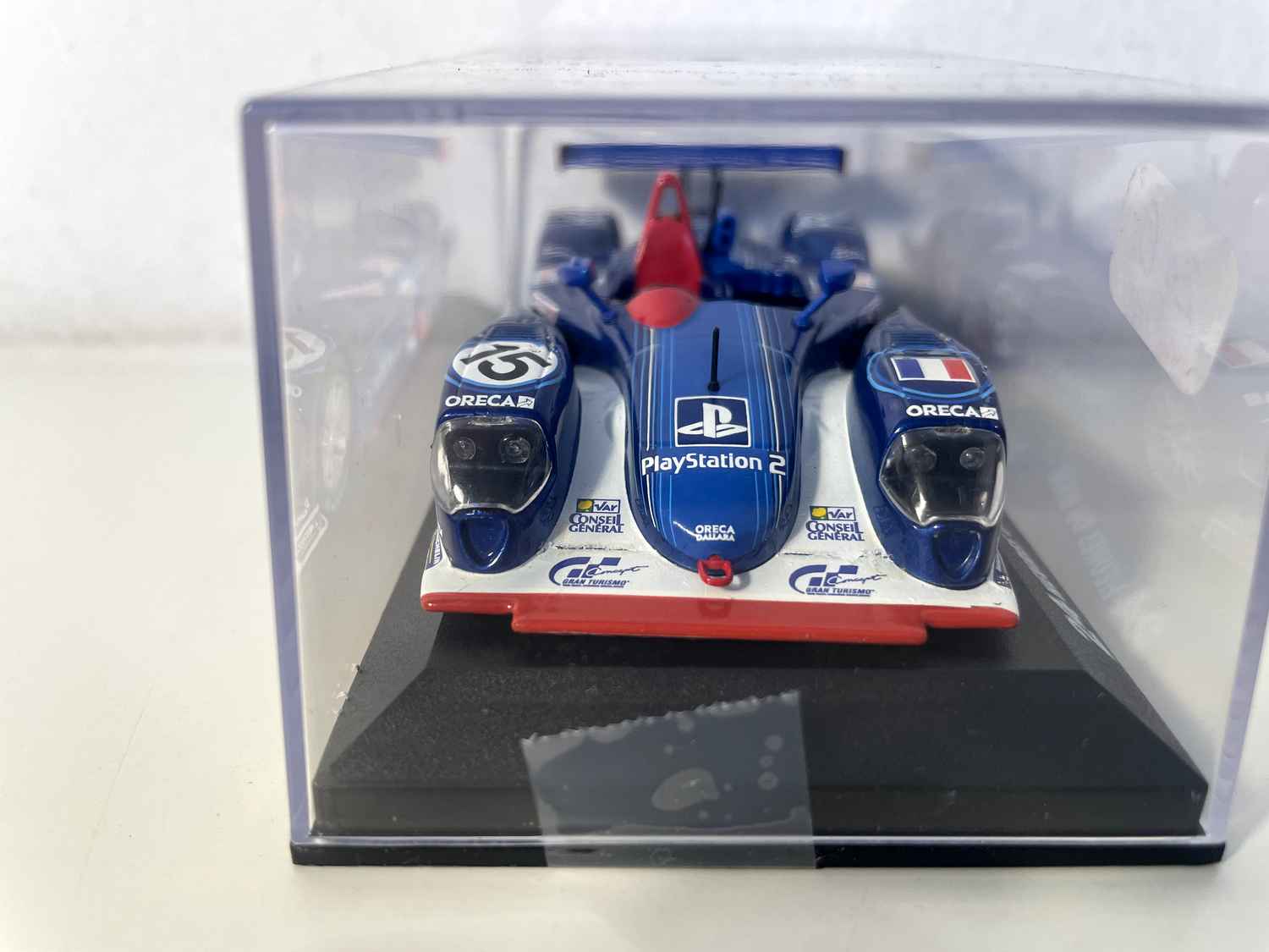 Niebieska Dallara Oreca numer 15 (24-godzinny wyścig Le Mans 2002)