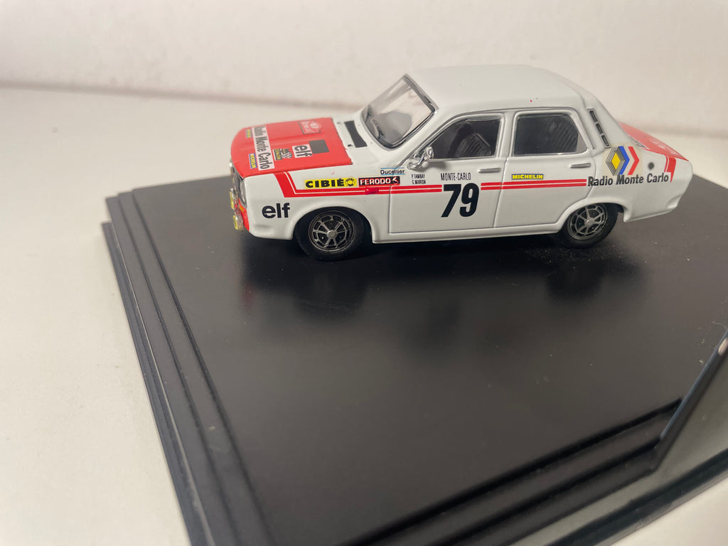 Renault 12 Gordini blanche et rouge numéro 79 (coffret boite rectangle)
