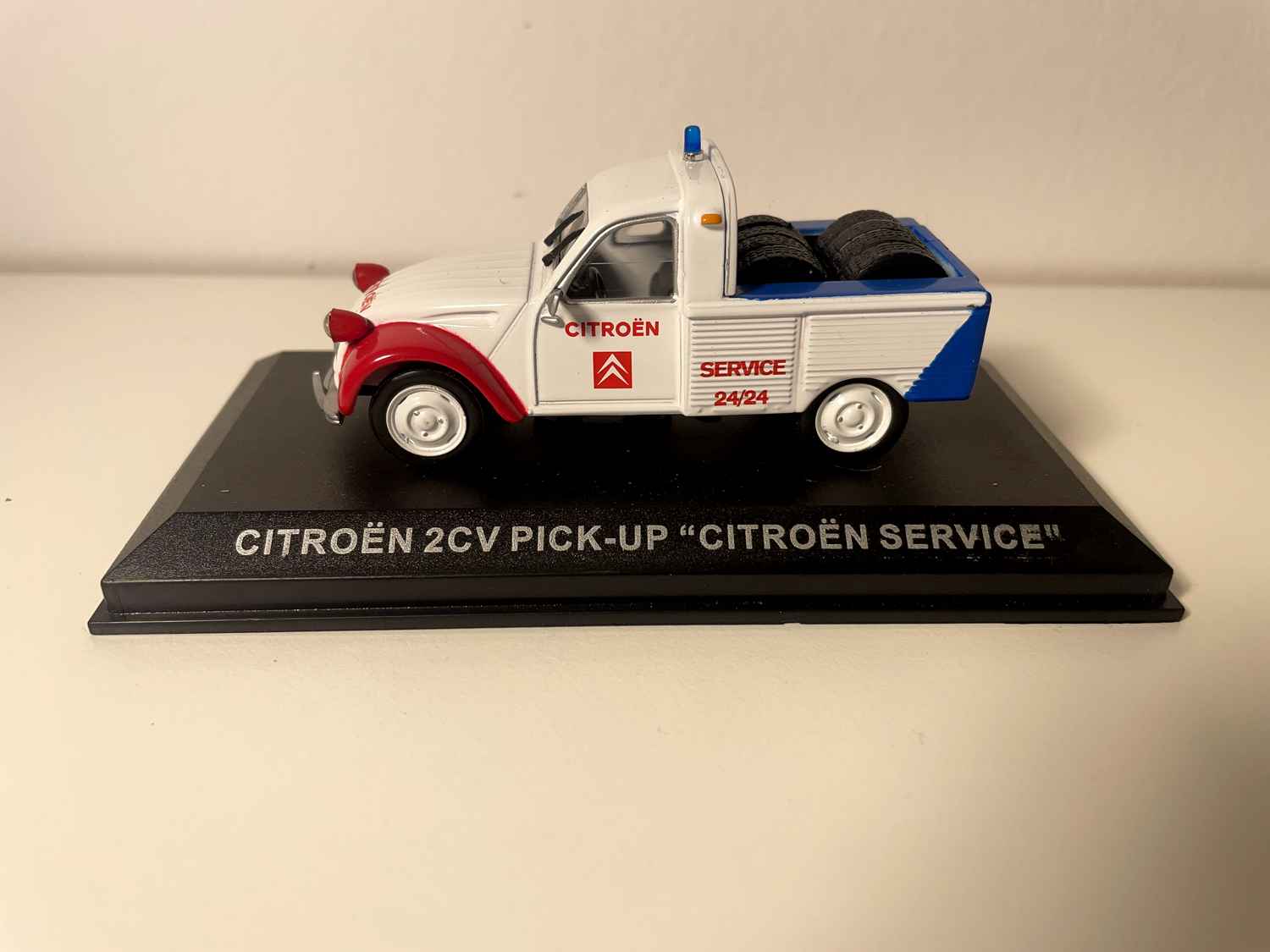 Citroën 2 CV Pick-up "CITROEN SERVICE" blau, weiß und rot