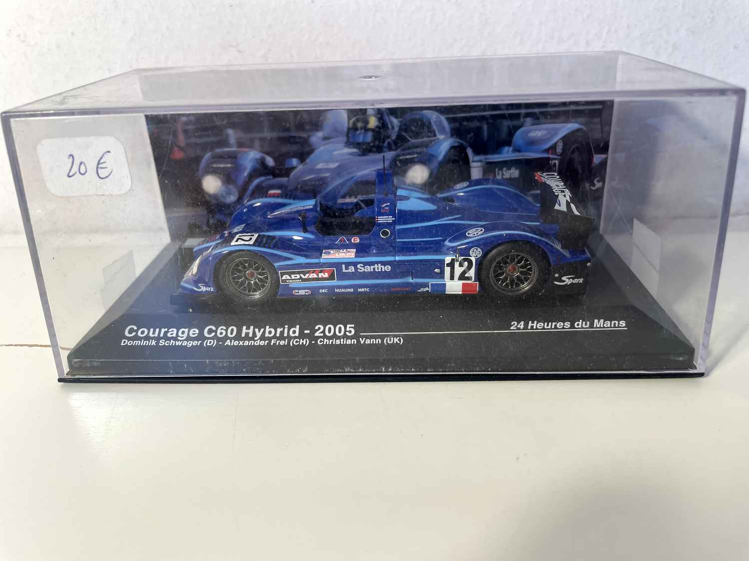Courage C60 Hybrid niebieski numer 12 (24-godzinny wyścig Le Mans 2005)