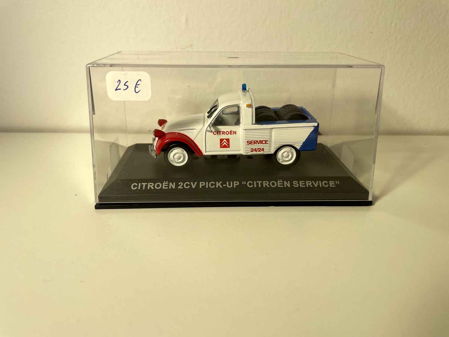 Citroën 2 CV Pick-up "CITROEN SERVICE" blau, weiß und rot