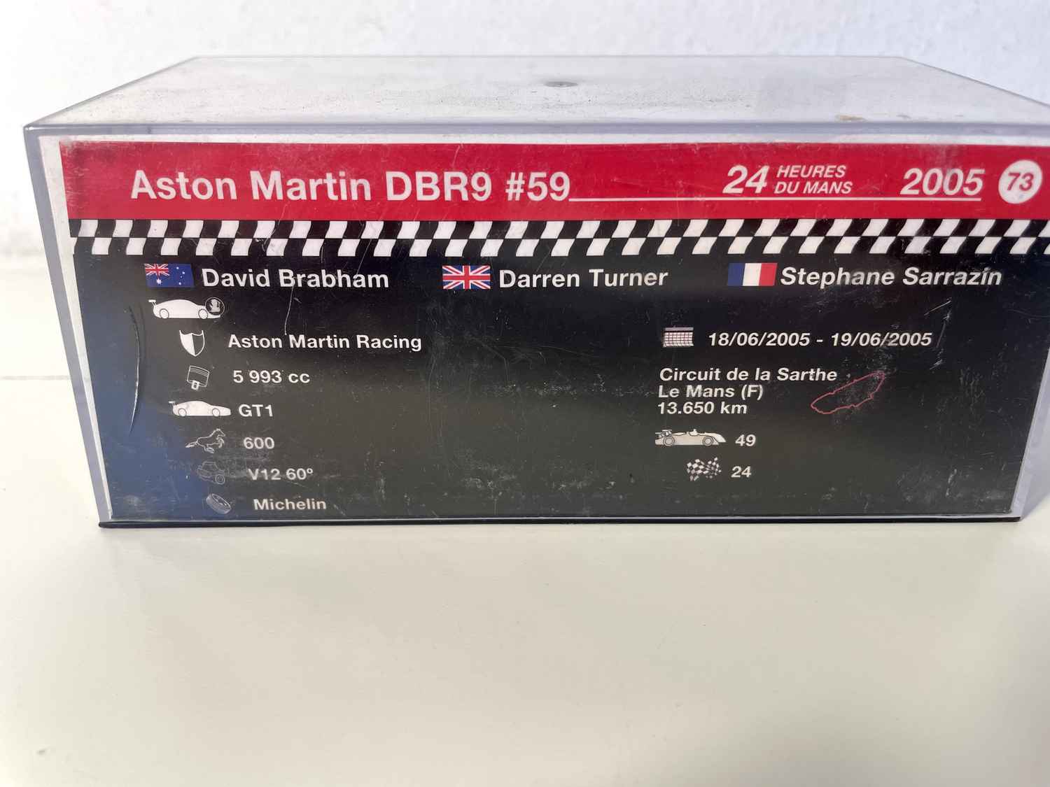 Aston Martin DBR9 verde número 59 (24 Horas de Le Mans de 2005)