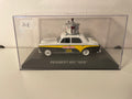 Peugeot 403 blanche, noire et jaune - Publicité SEB SUPER COCOTTE