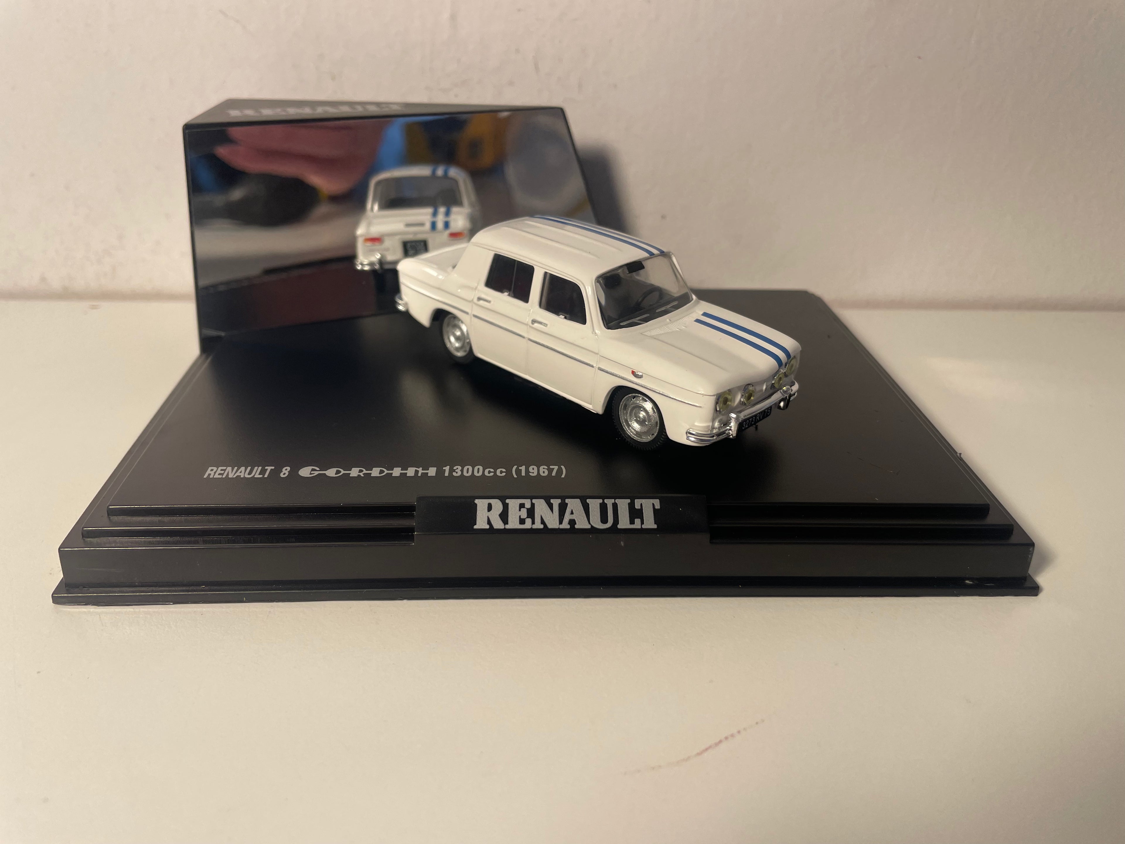 Renault 8 Gordini 1300 cc blanche et liserets bleus de 1967 - NOREV (coffret boite rectangle)